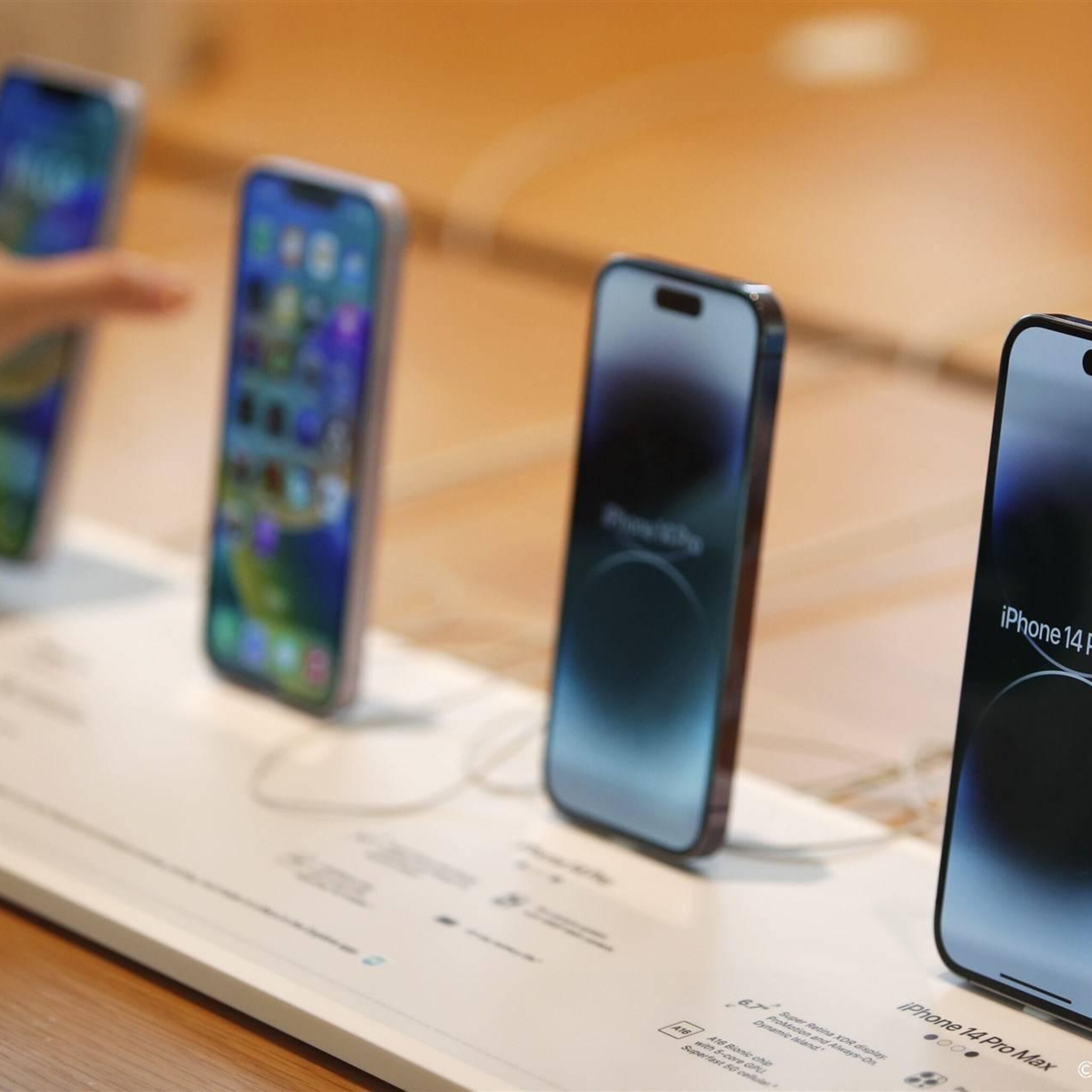 bloomberg china wil verbod iphone uitbreiden naar staatsbedrijven