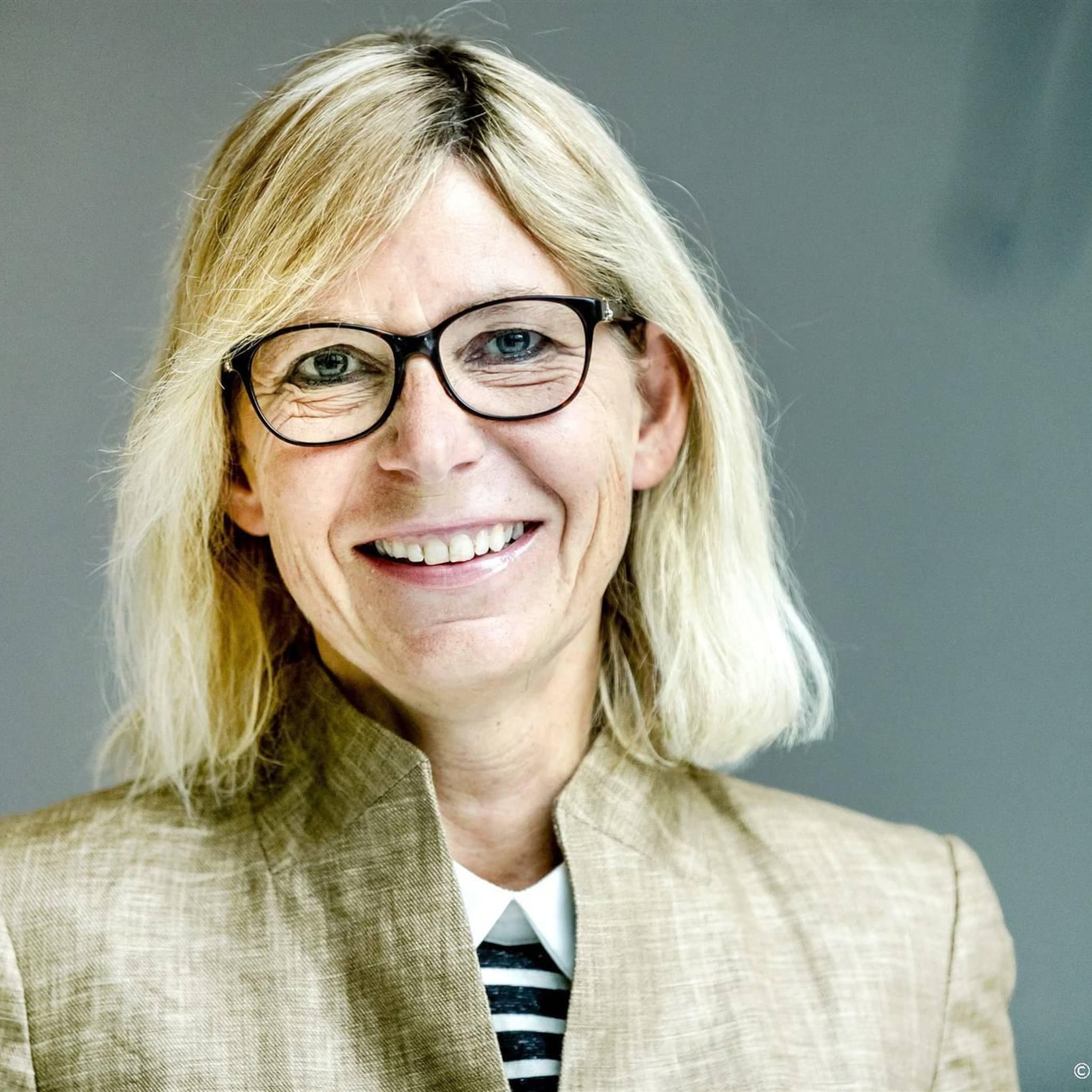 dnb moet op zoek naar nieuwe directeur toezicht