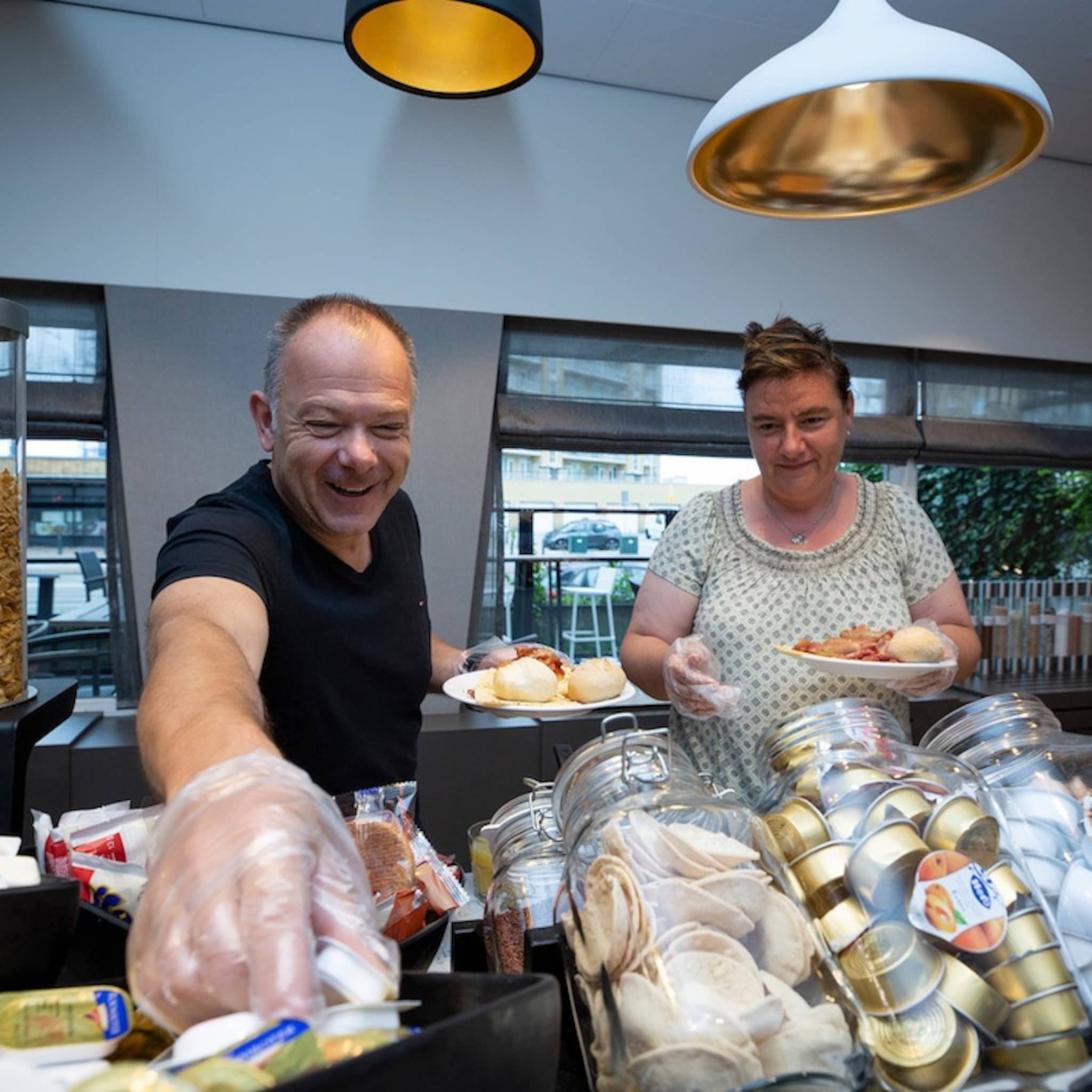 slecht weer en gebrek aan duitsers hotels den haag hadden deze zomer fors minder bezoekers