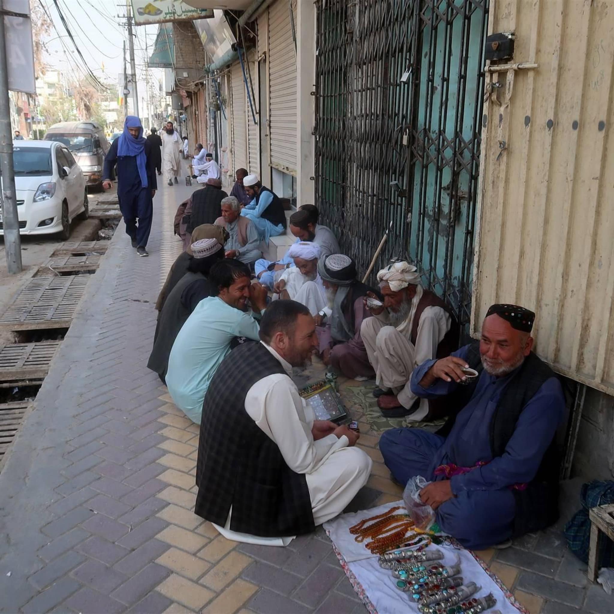 winkels in heel pakistan dicht uit protest tegen hoge prijzen