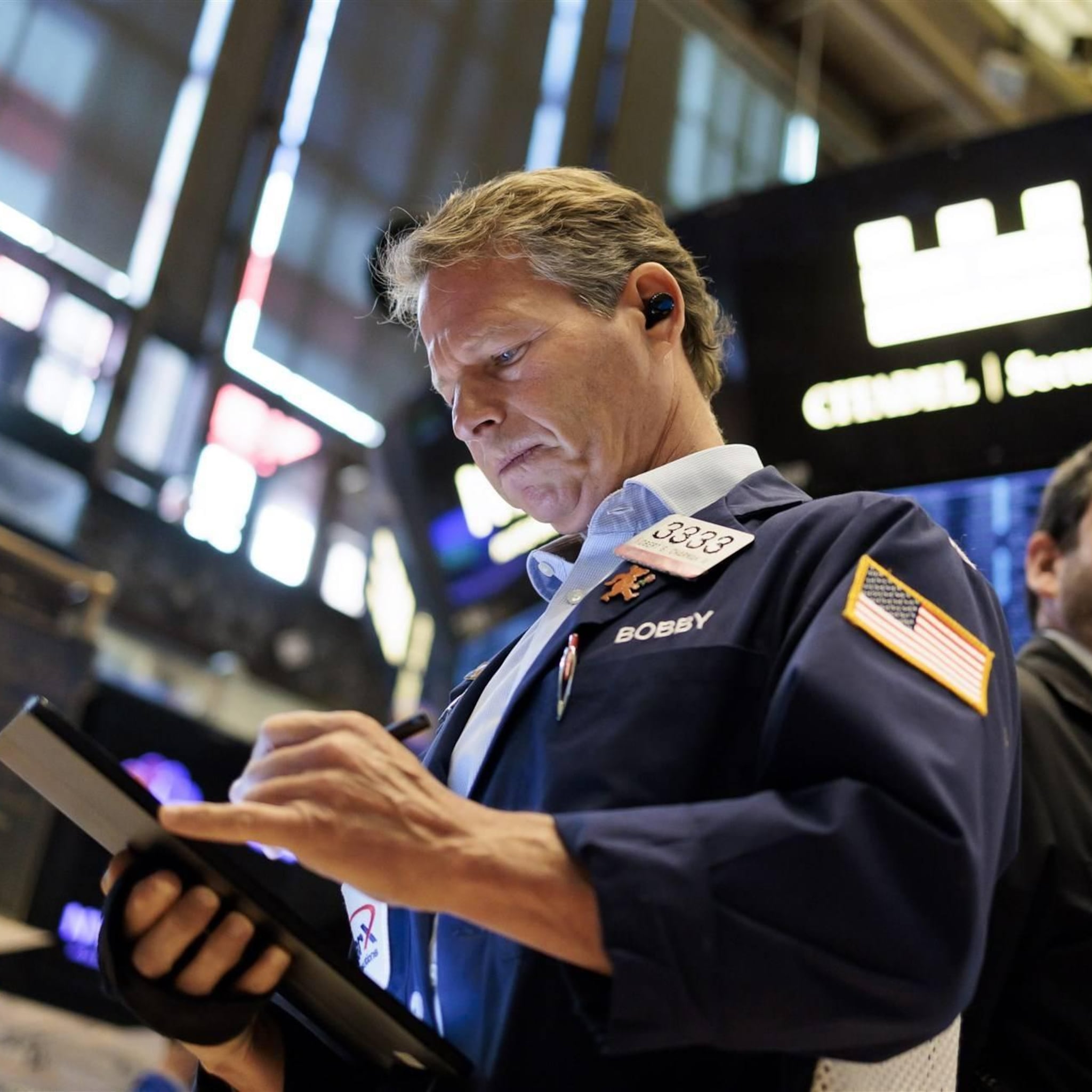 dell schiet omhoog in new york wall street zoekt richting