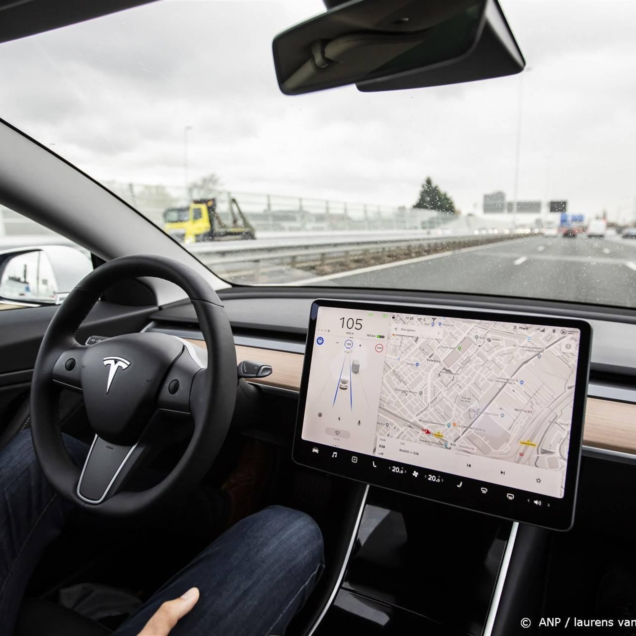 toezichthouder vs wil meer informatie over tesla s autopilot