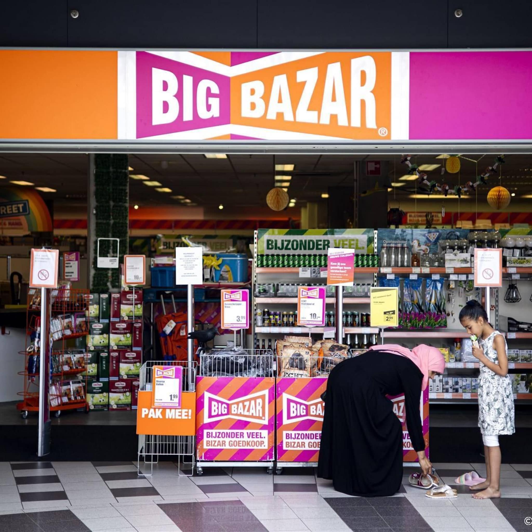 grote onrust bij medewerkers big bazar schappen raken leeg