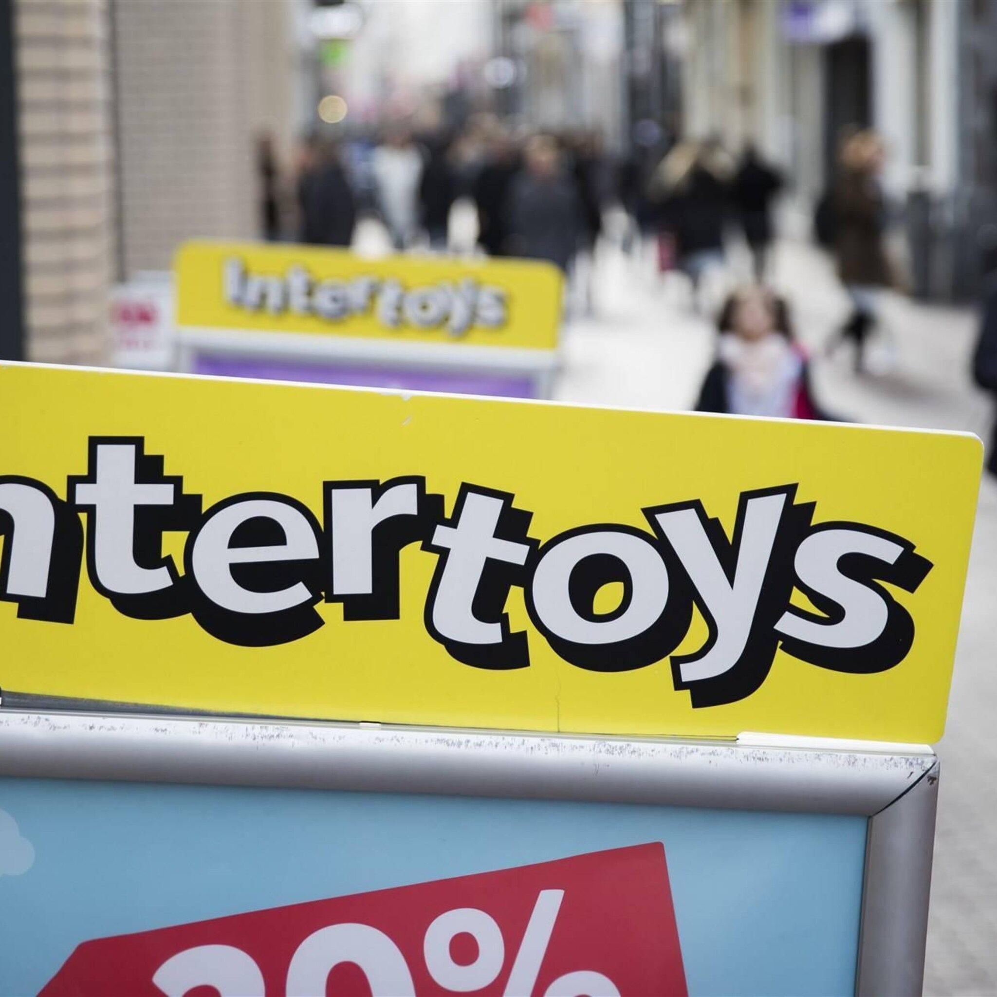 moederbedrijf zet intertoys te koop bcc en blokker volgen