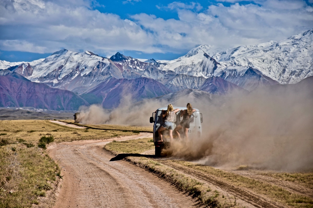 Twee deelnemers van een roadtrip. Foto: De Verdwaalde Jongens.