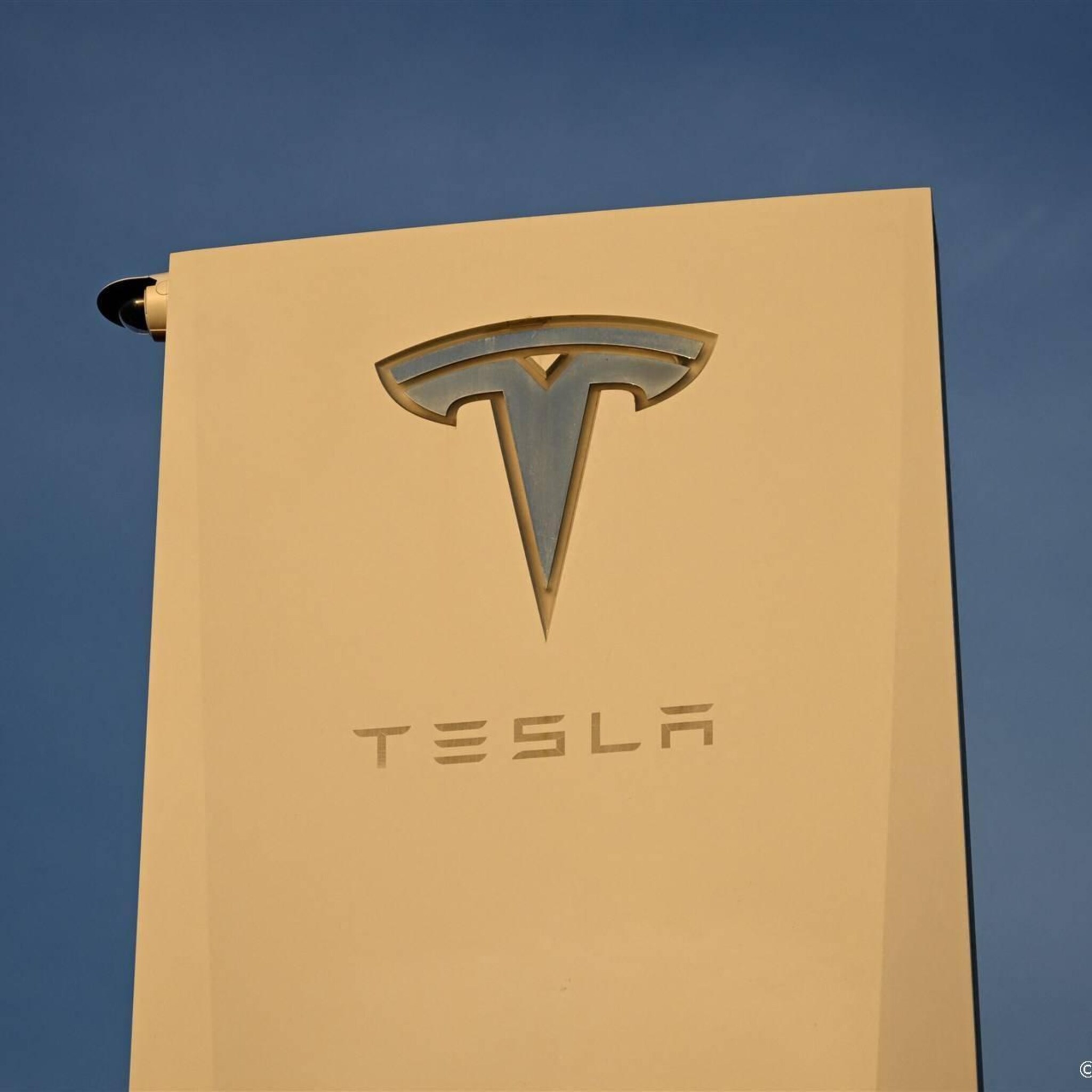 duizenden tesla beleggers krijgen 12 000 dollar vanwege musk tweet