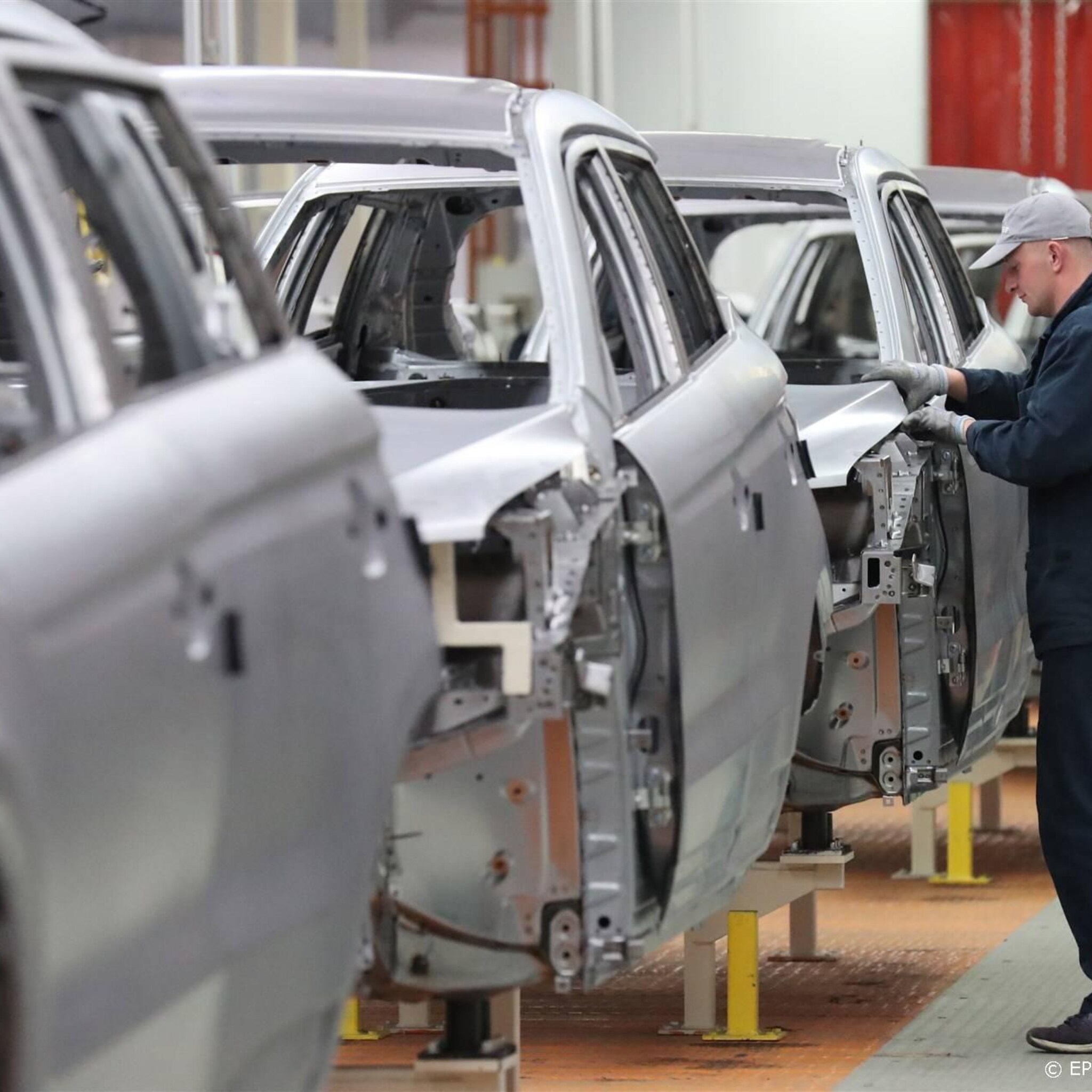 prijzenslag knaagt aan winst chinese automaker geely