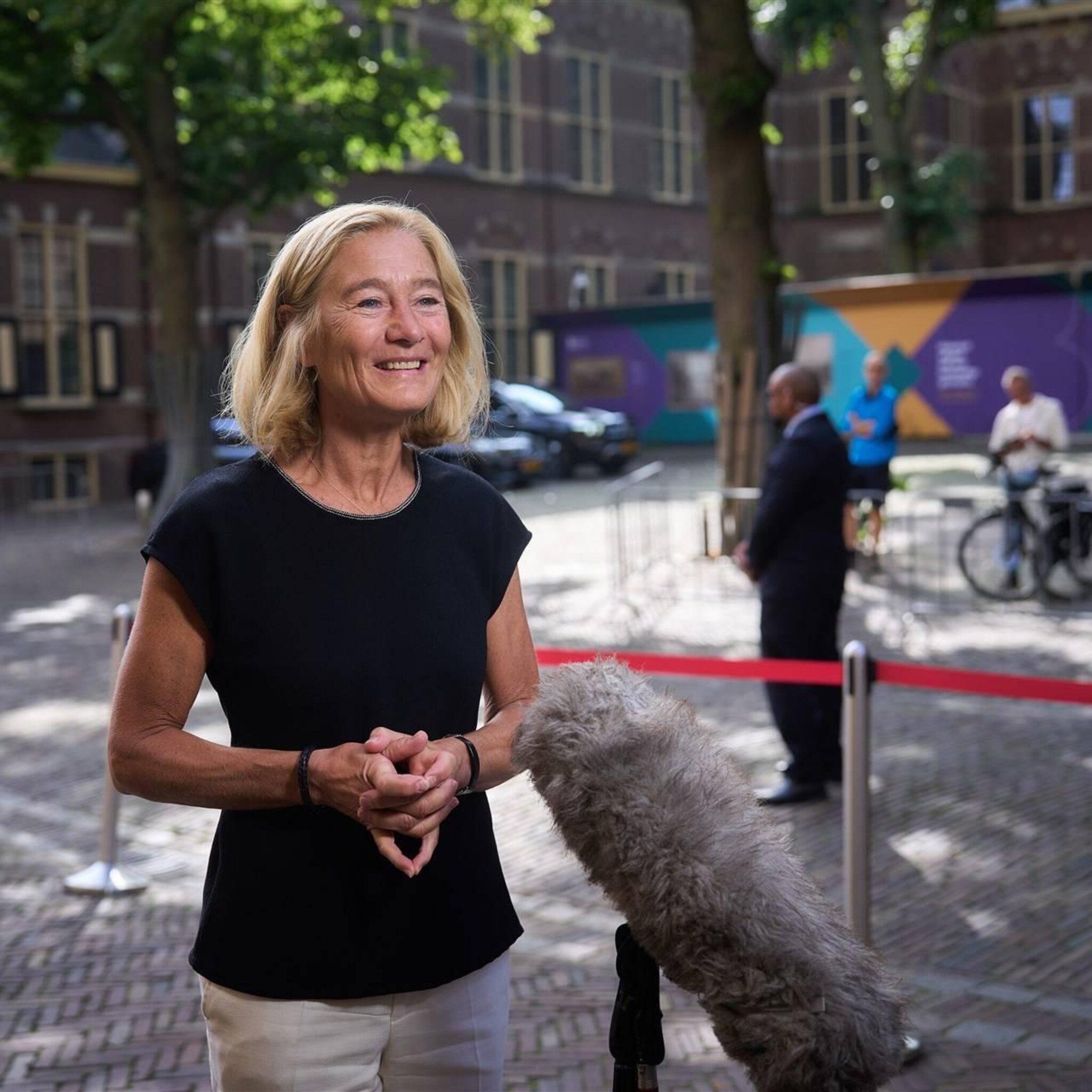 ezk minister adriaansens ziet nederland als kennisland in grondstoffen zijn we goed in