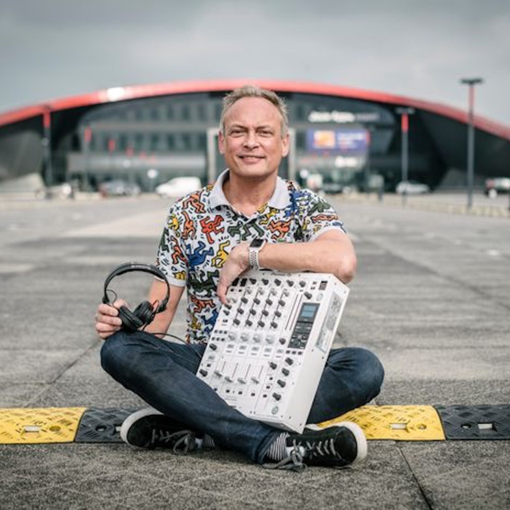 amac topondernemer ed bindels opent dan toch zijn apple museum