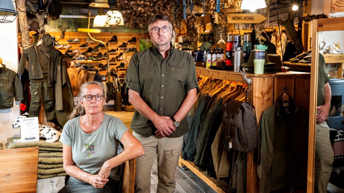Robert en Suzan van Os hebben een outdoor- en dierenspeciaalzaak in Ridderkerk. Foto: Frank de Roo
