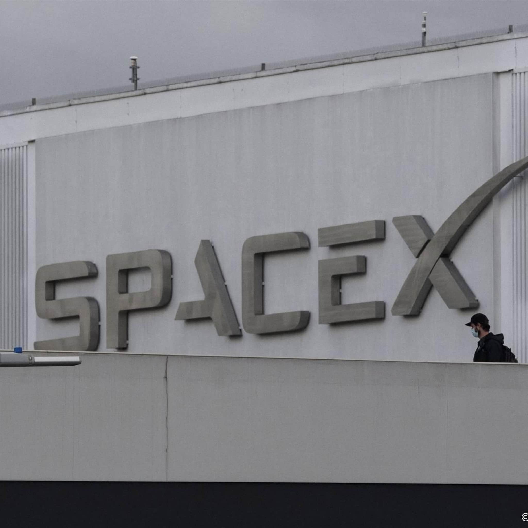 zakenkrant spacex boekte in eerste kwartaal kleine winst