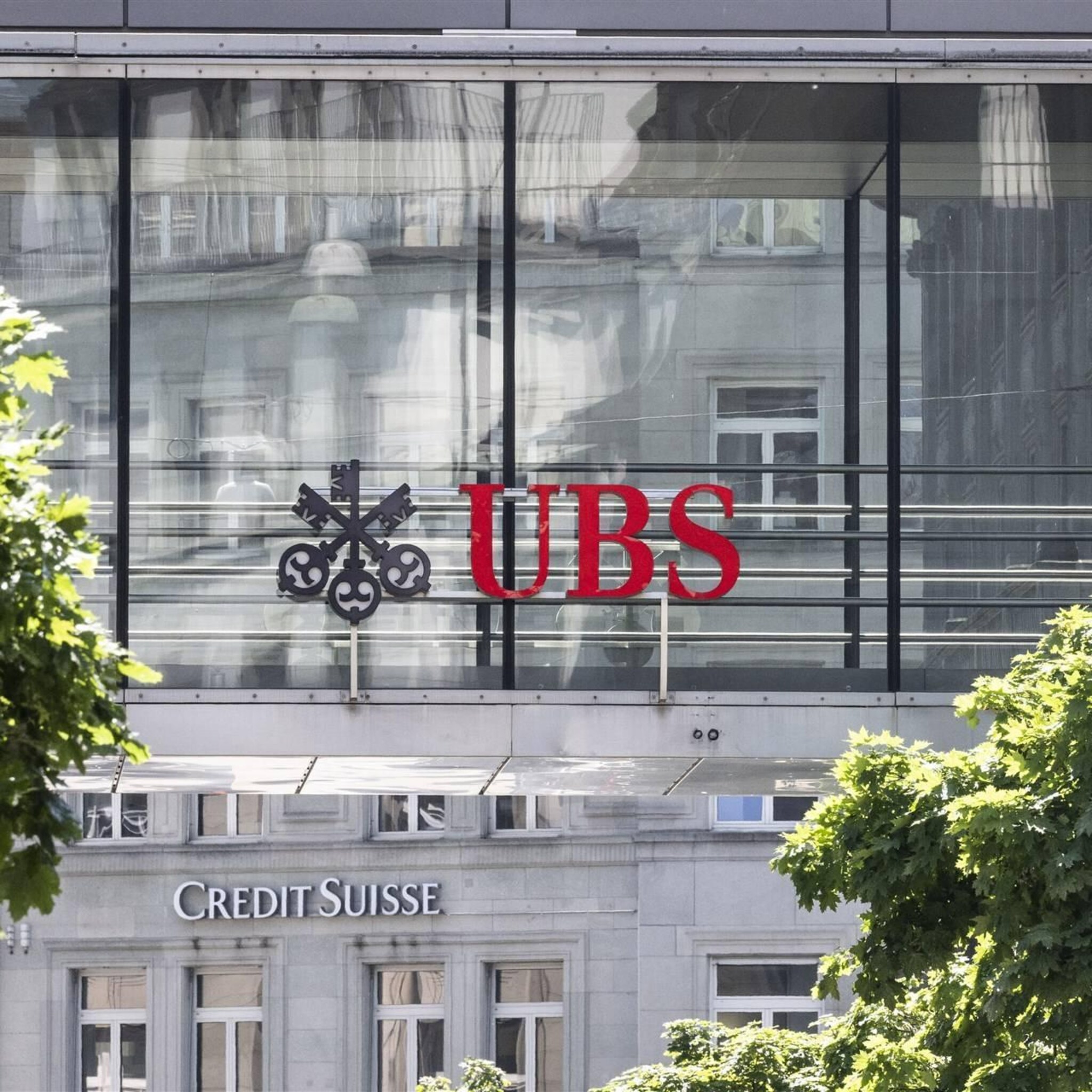 ubs en credit suisse mogen russische activiteiten niet verkopen