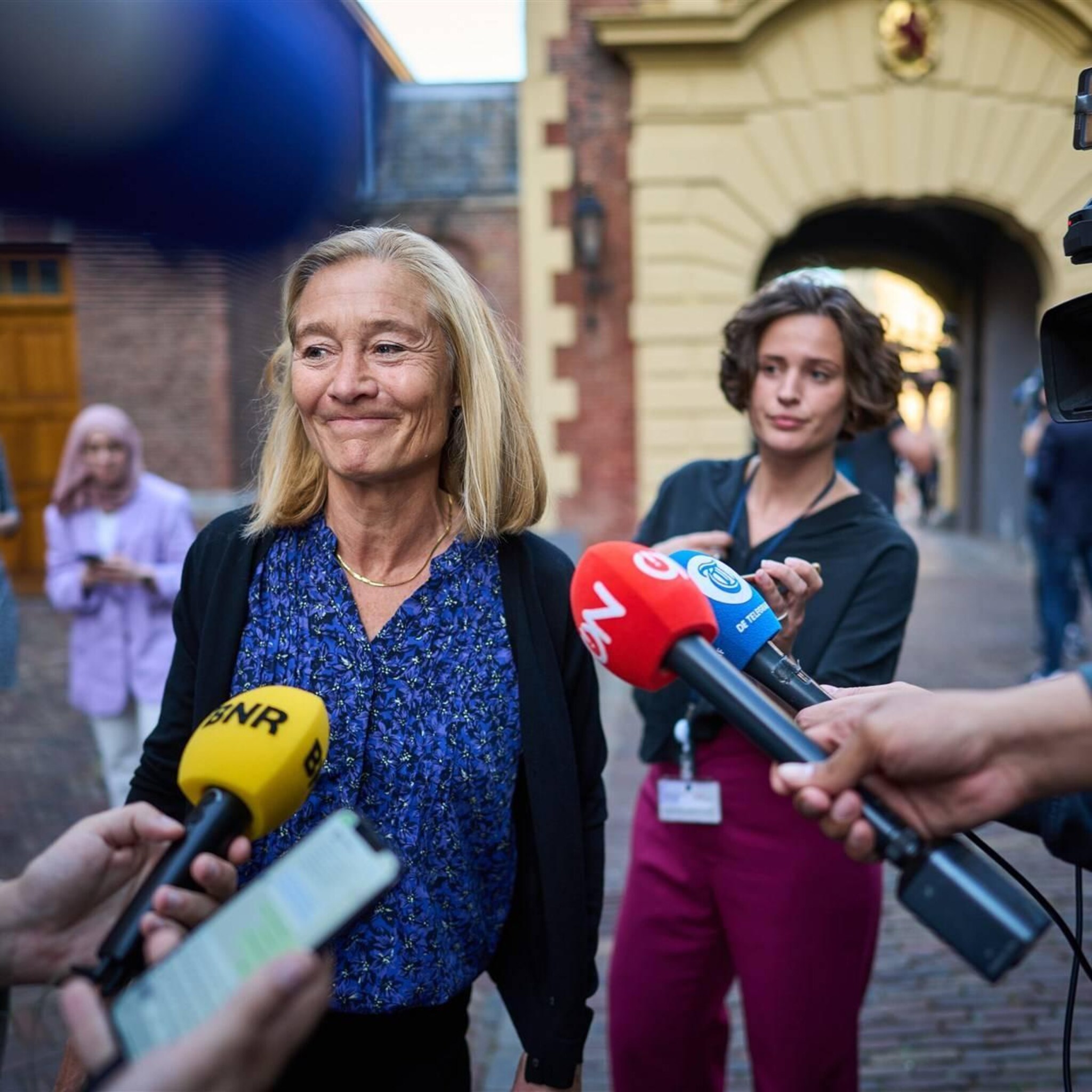 adriaansens recessie vraagt om juiste afwegingen en besluiten