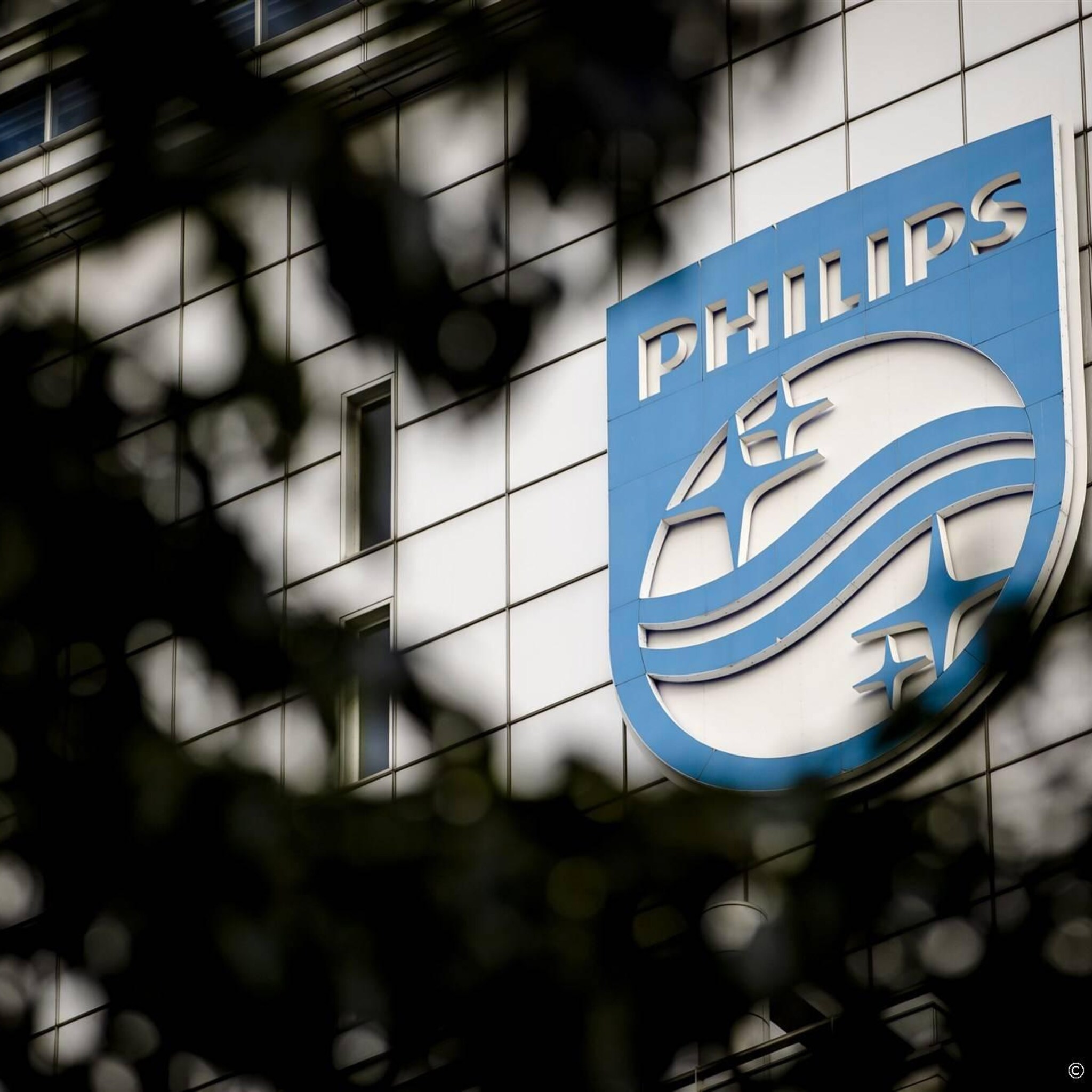 philips enige stijger in rode aex alfen en tkh onderuit