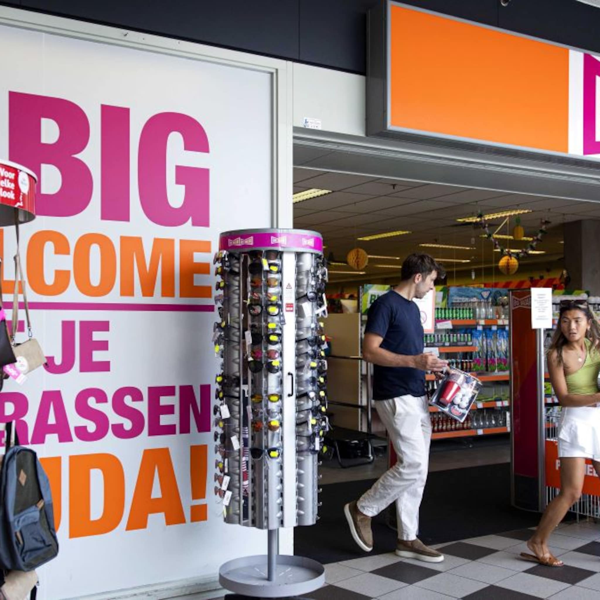 big bazar sluit twintig filialen en wil huurverlagingen krijgen