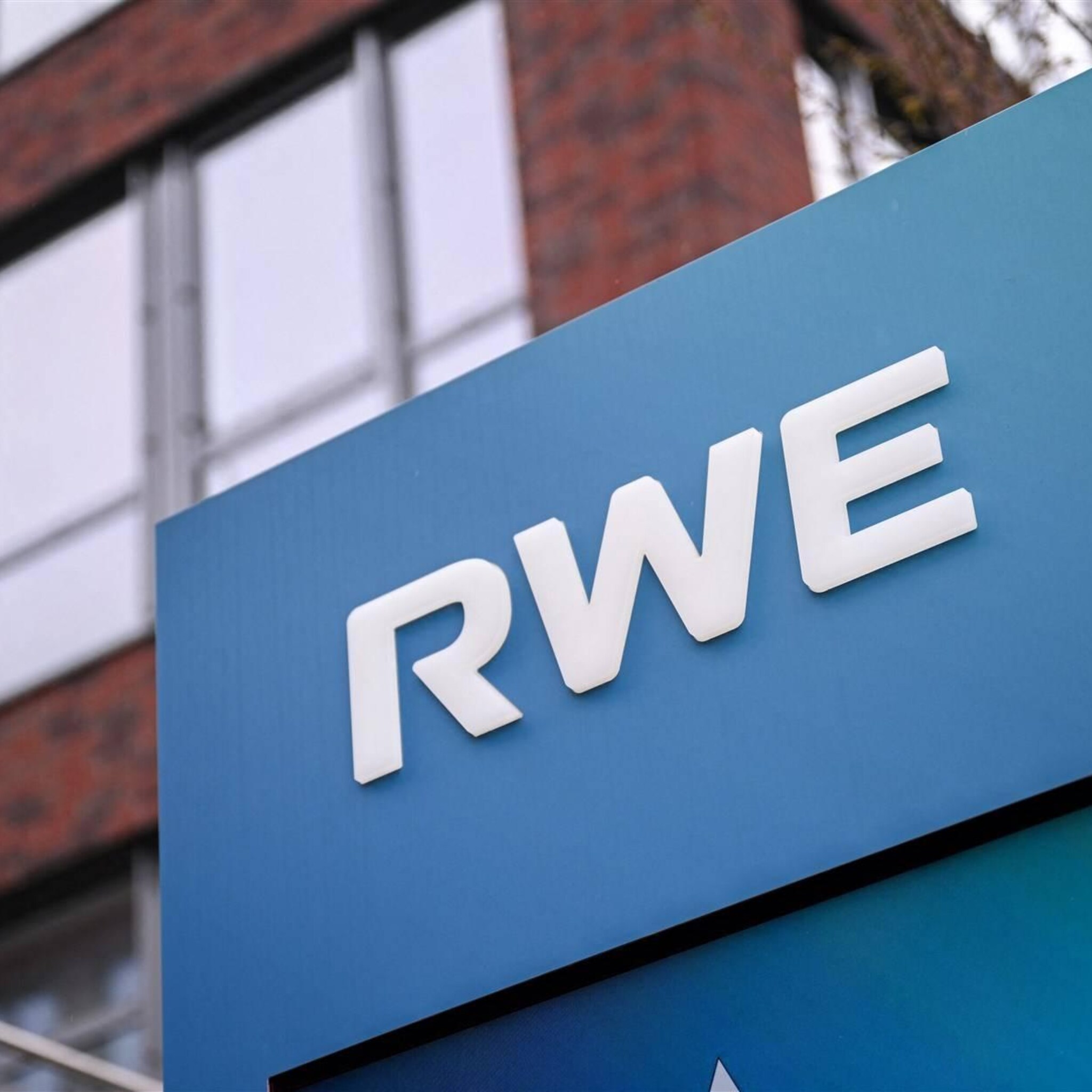 topman energieconcern rwe bezorgd over problemen windmolensector