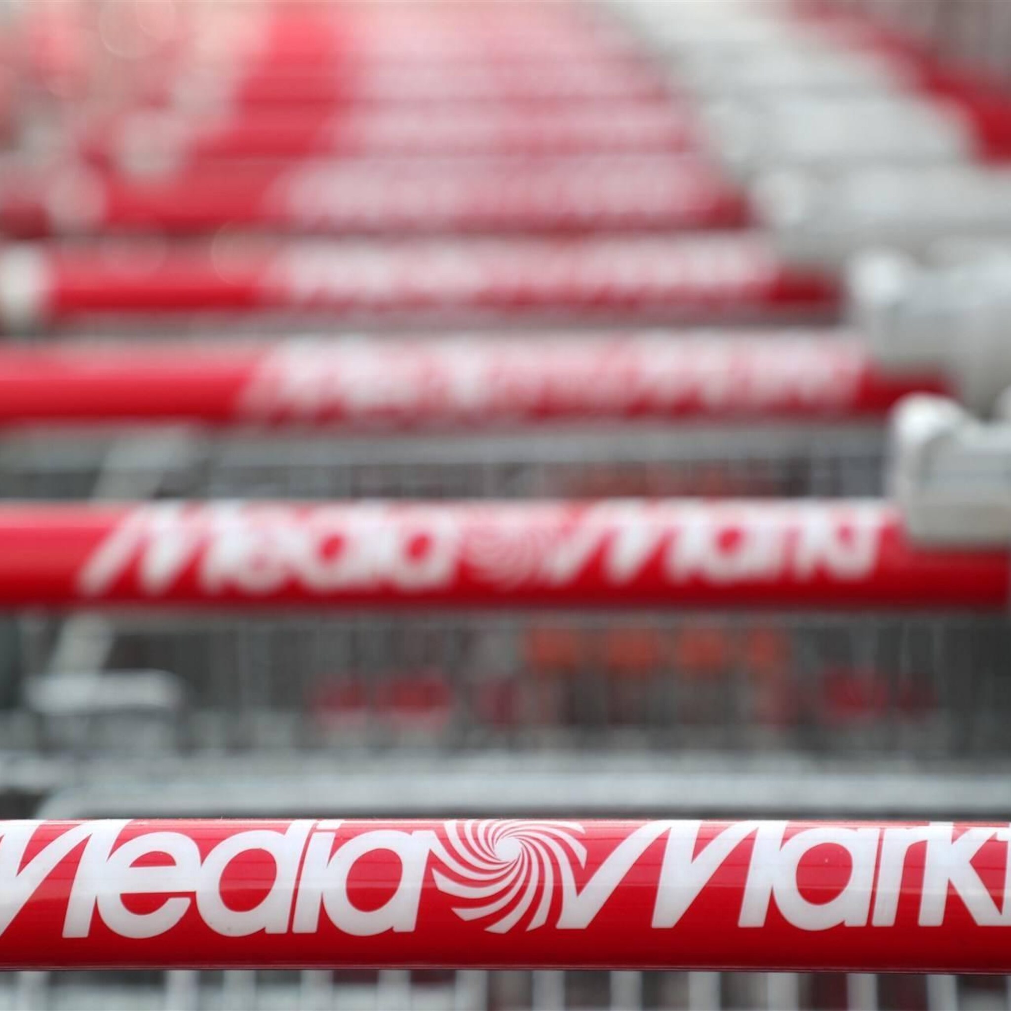 moederbedrijf mediamarkt verkoopt meer met name in duitsland