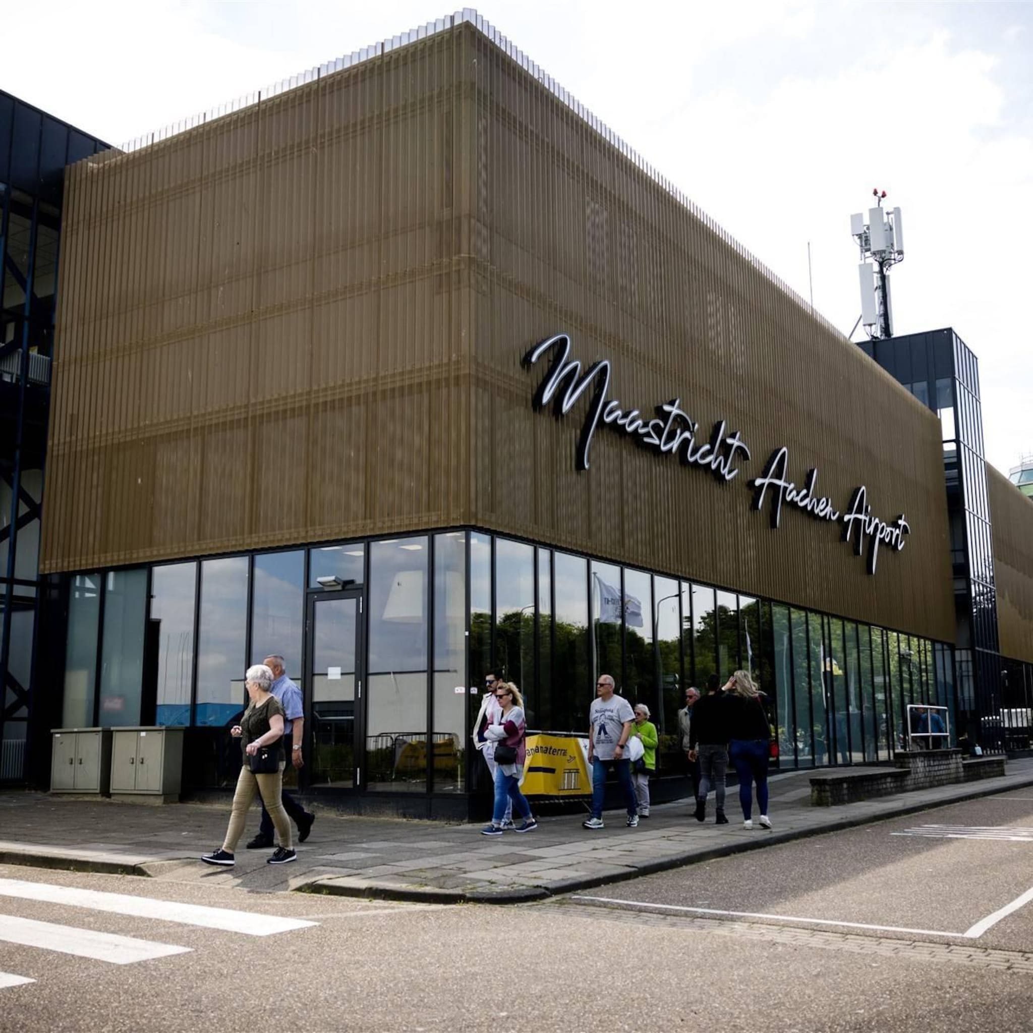 website vliegveld maastricht plat door mogelijke ddos aanval