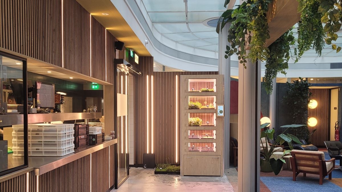 Het kan: met slimme technologie voor dat professionele chefs op gemakkelijke wijze ultra-verse en duurzame ingrediënten kunnen verbouwen, rechtstreeks vanuit eigen restaurant. VaVersa