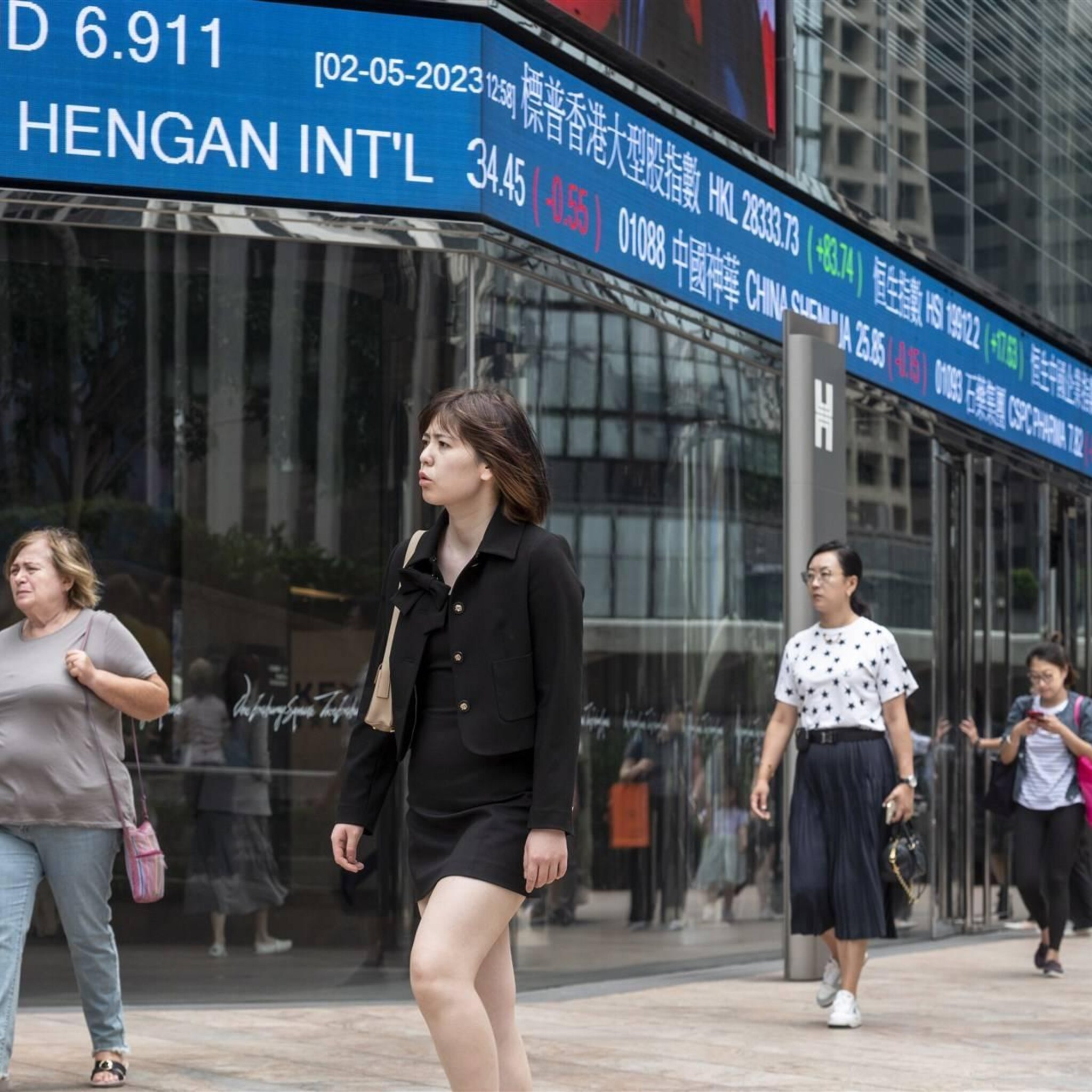 producent final fantasy videogames onderuit op beurs tokio