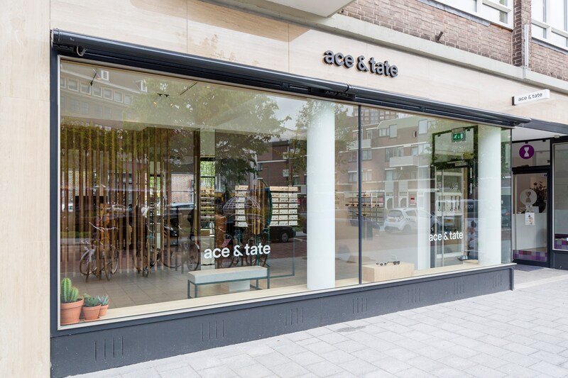 De brillenwinkel van Ace &amp; Tate aan de Rotterdamse Pannekoekstraat.