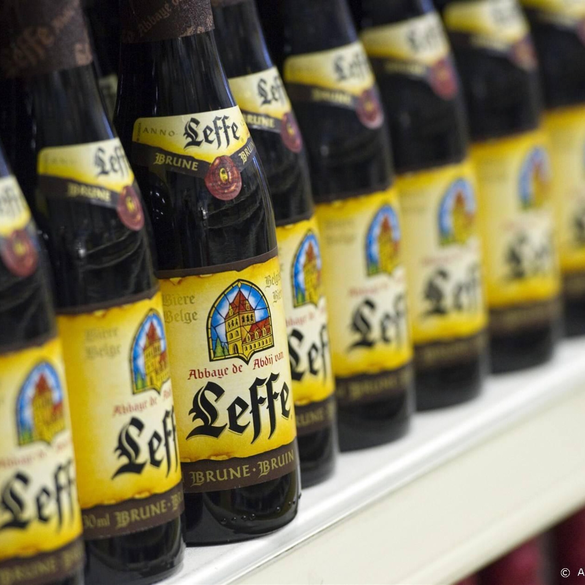 duurder bier helpt brouwer leffe en budweiser aan meer omzet