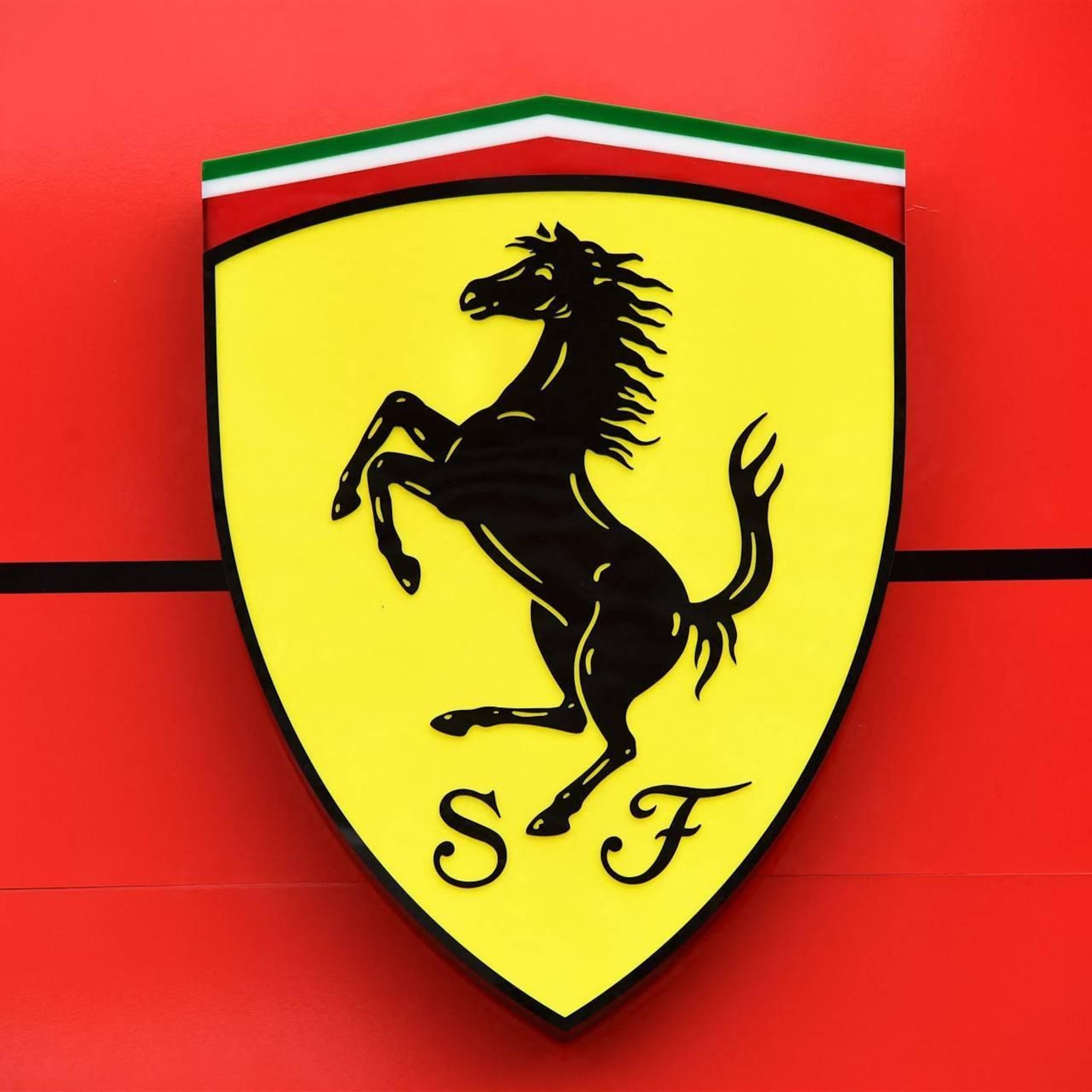 sterke verkoop supersportauto s jaagt winst ferrari omhoog