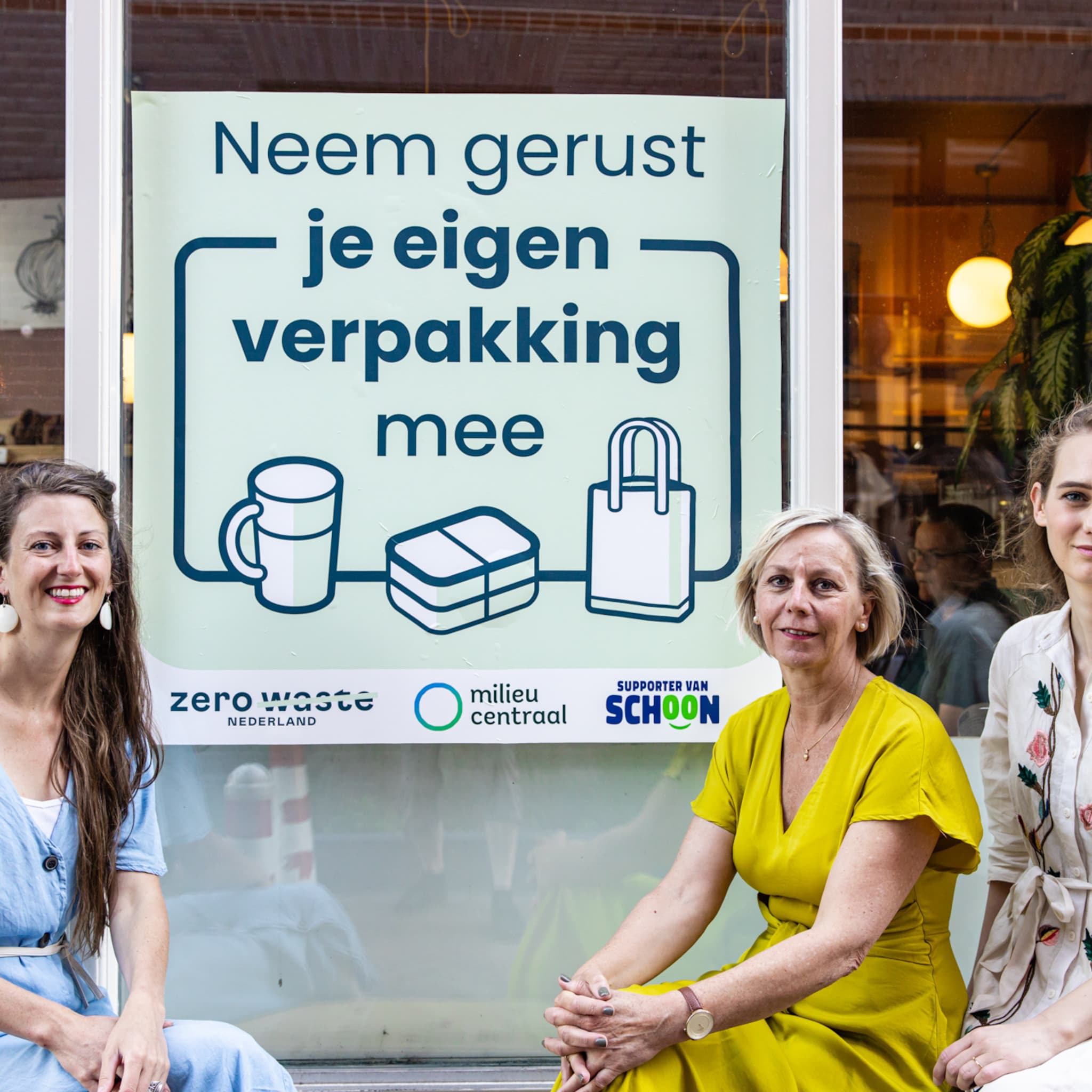 neem gerust je eigen verpakking mee nieuwe sticker helpt ondernemers plastic afval voorkomen