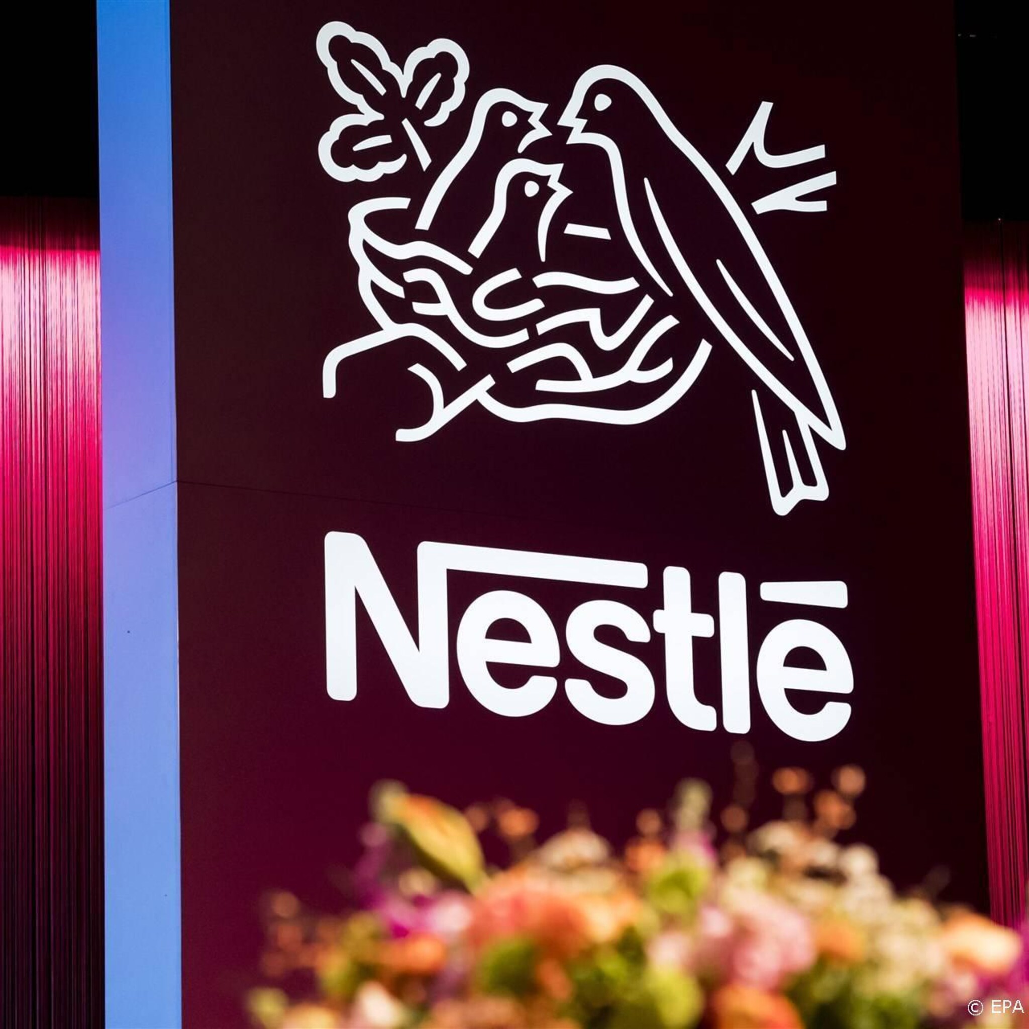 nestle ziet omzet en winst groeien door prijsverhogingen