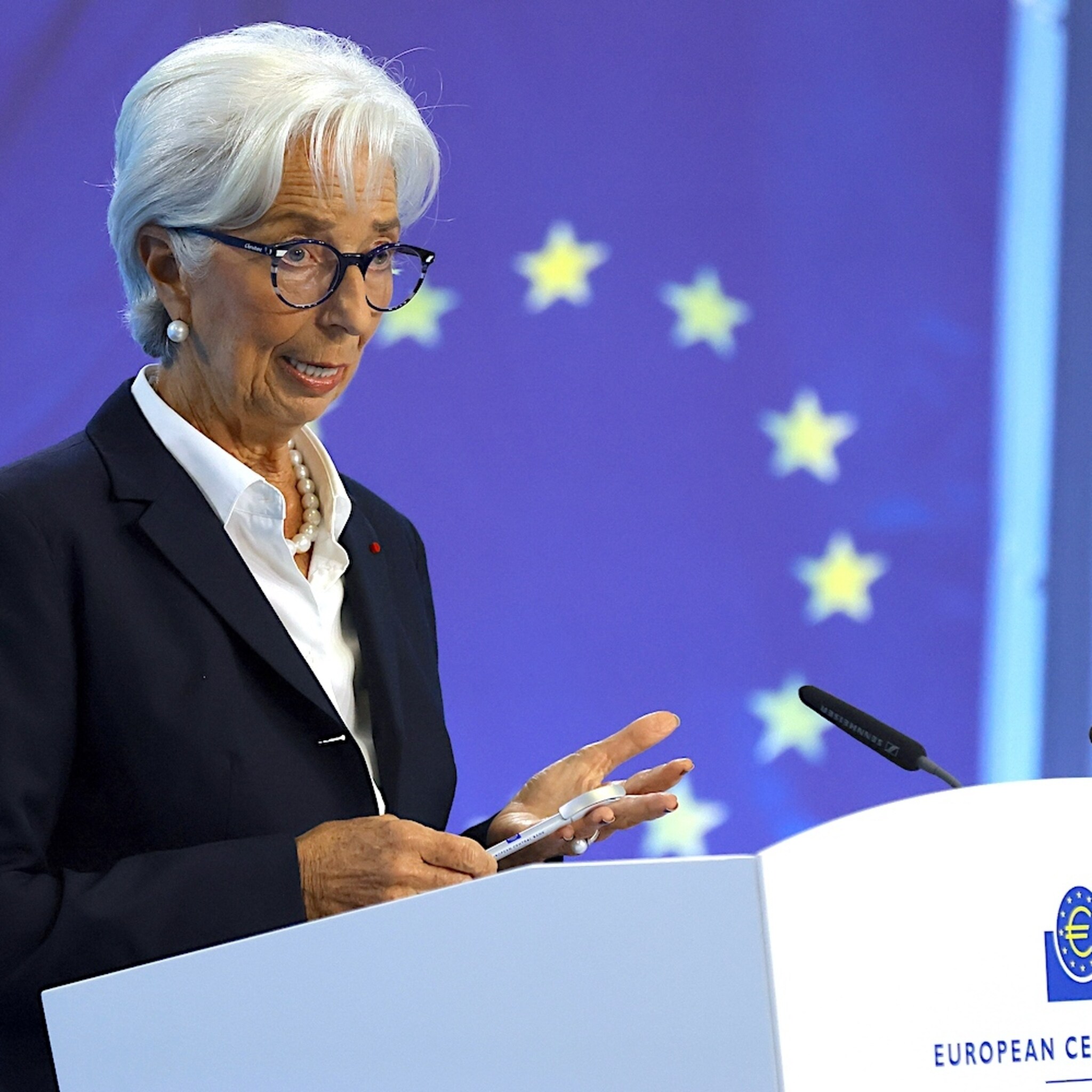 ecb verhoogt rente iets minder hard na afzwakkende inflatie