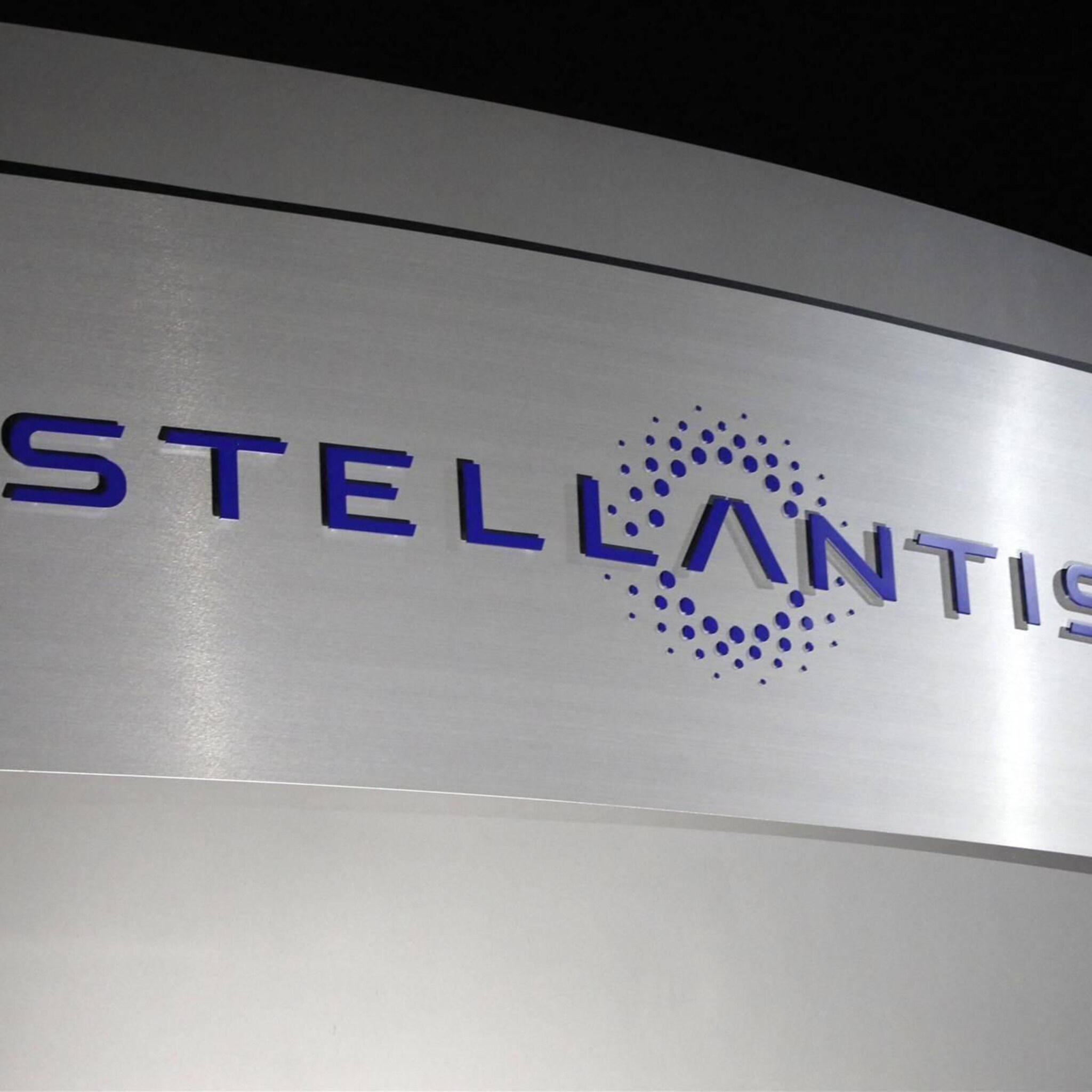 peugeot en jeep eigenaar stellantis boekt recordwinst