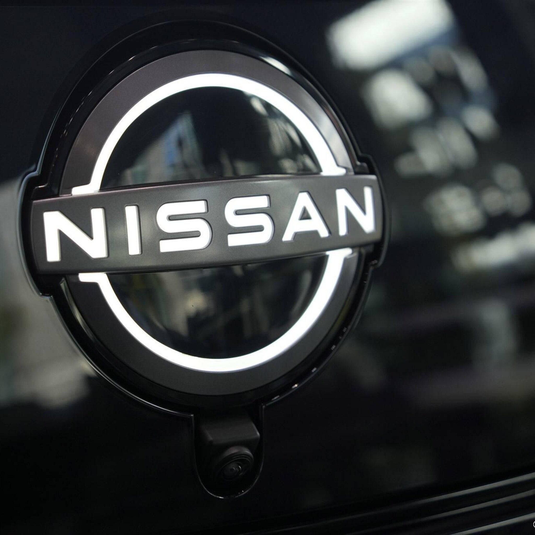 japanse autobedrijven dalen op afwachtende beurs in tokio