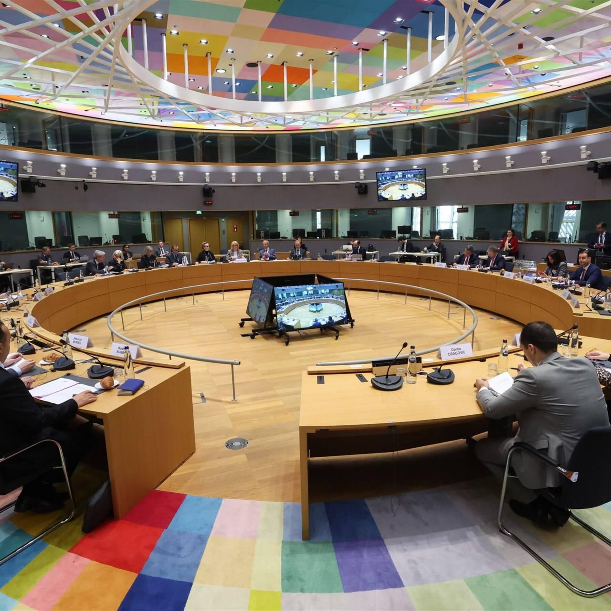 brussel oekraiense export omleiden en deel kosten betalen