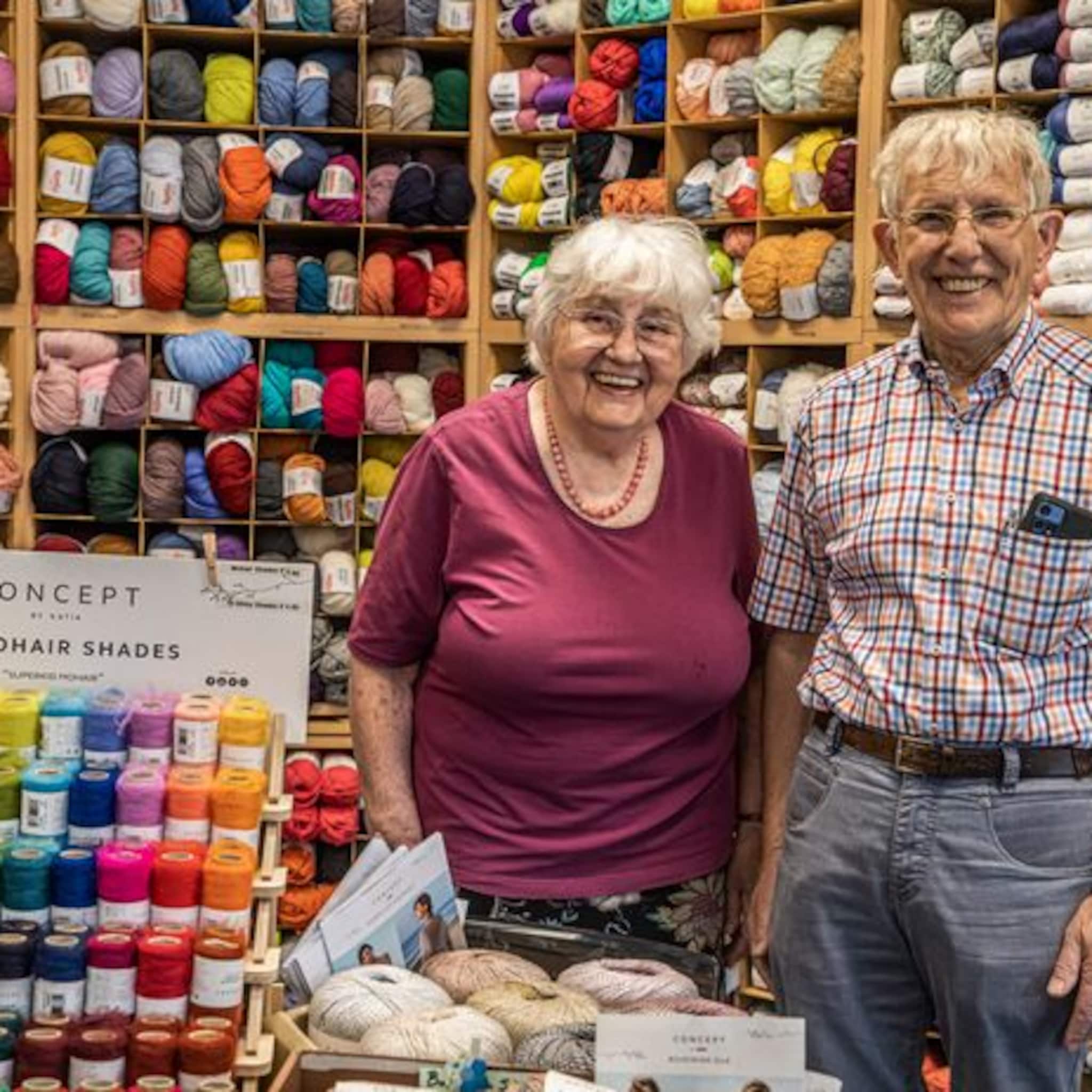 breifanaat brigitte 78 staat nog elke dag in haar handwerkwinkel