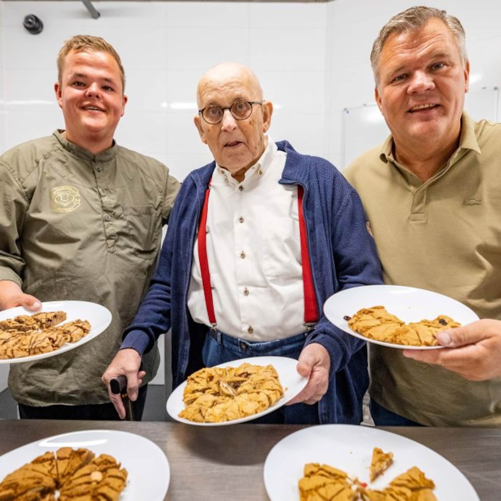 ook jonnie boer van de librije is gek op de vondelkoeken van dit familiebedrijf