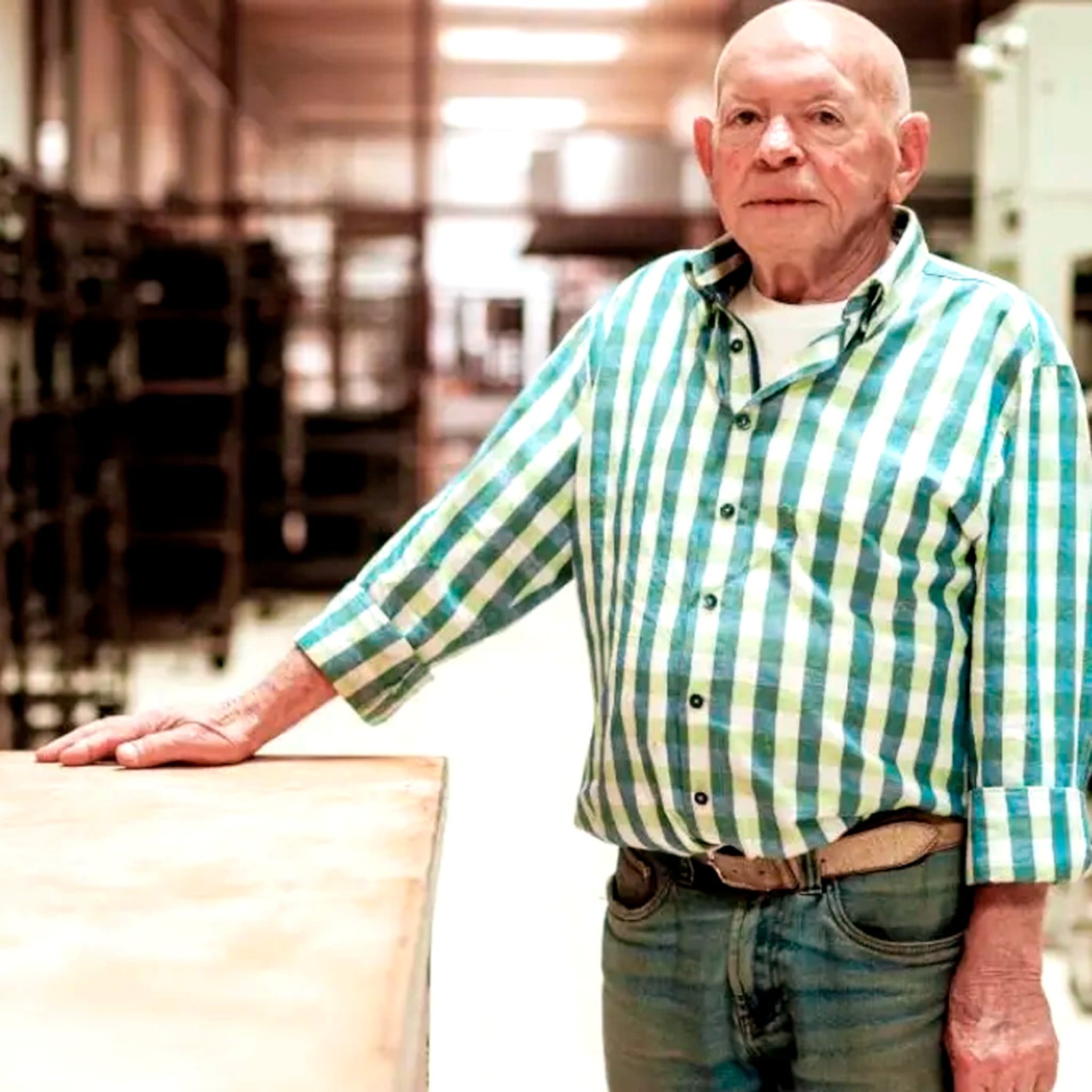 walter is 80 en staat vanwege personeelsgebrek dag en nacht te zwoegen in bakkerij