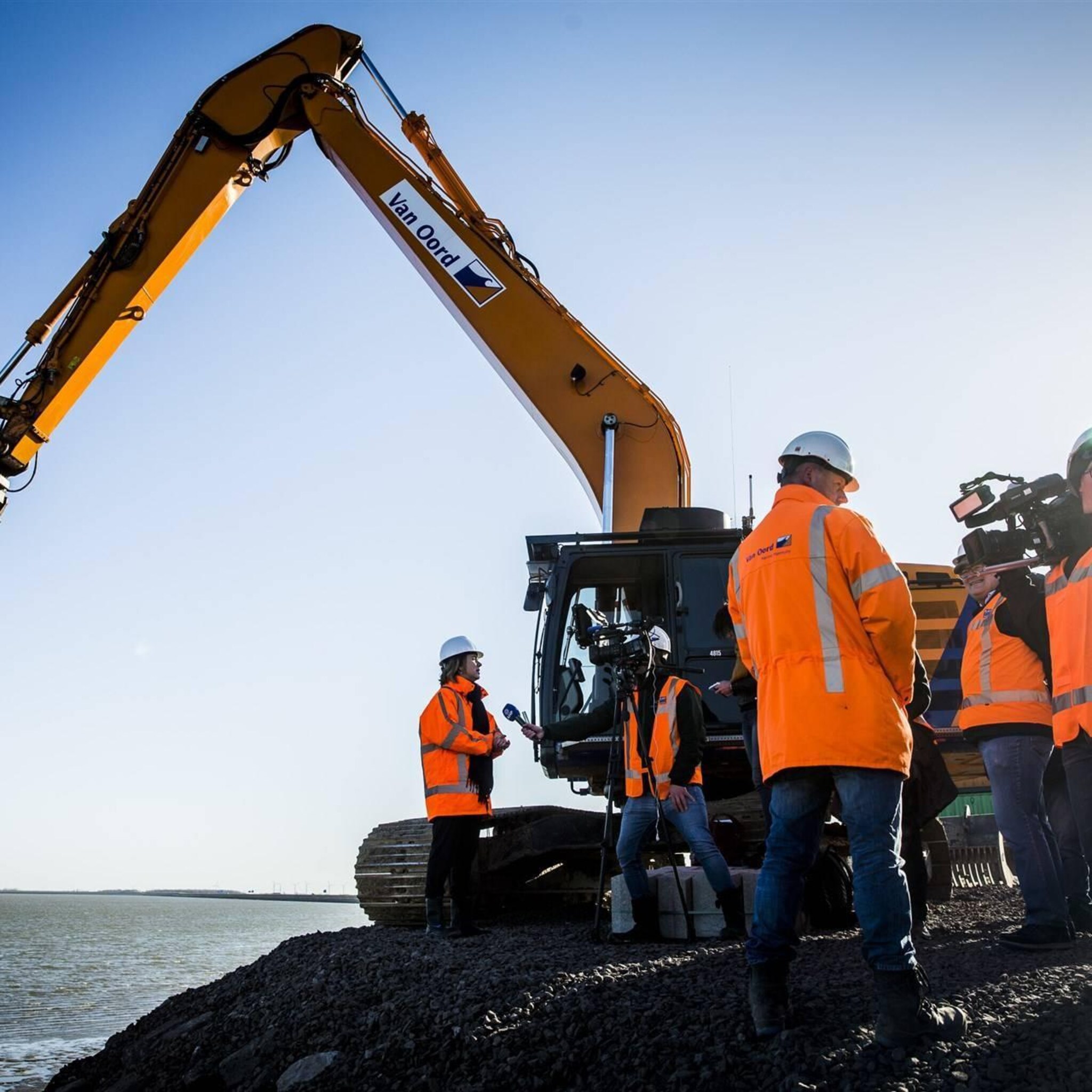van oord voltooit bekabeling windpark hollandse kust noord