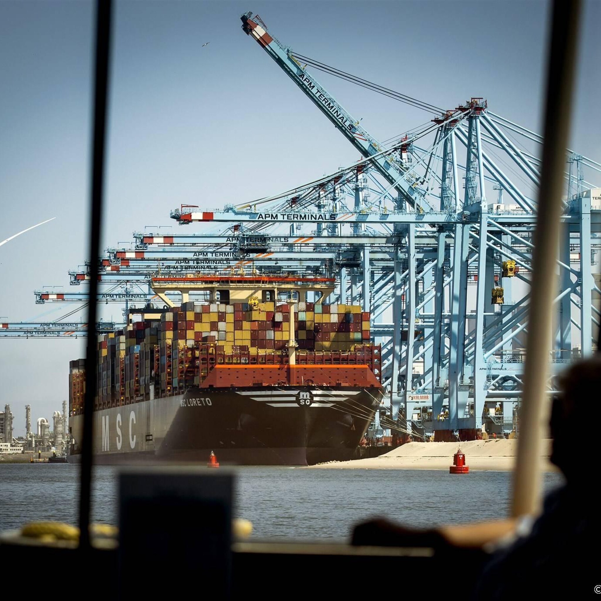 afzwakkende economie zorgt voor dip overslag haven rotterdam