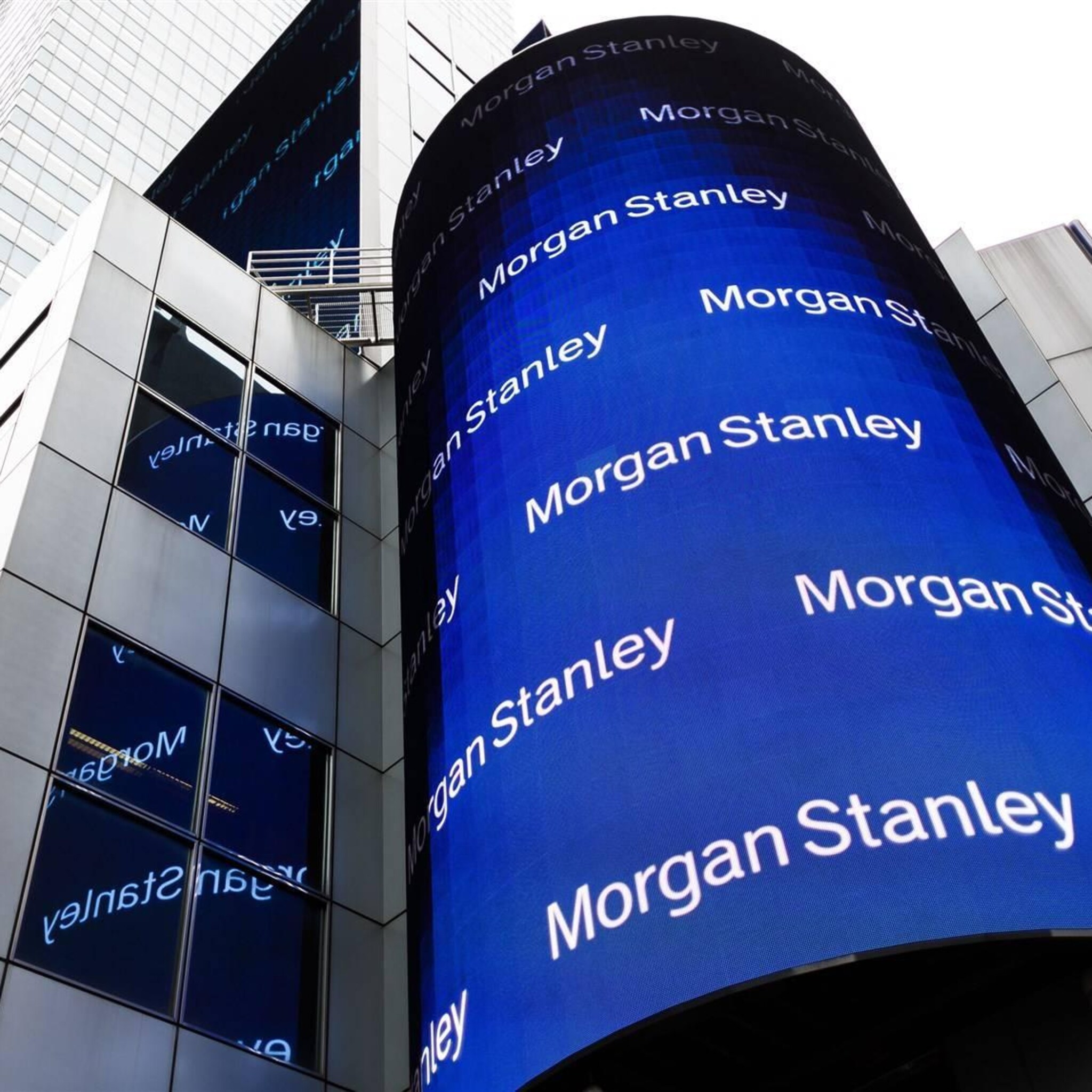 bloomberg morgan stanley haalt 200 techexperts weg uit china