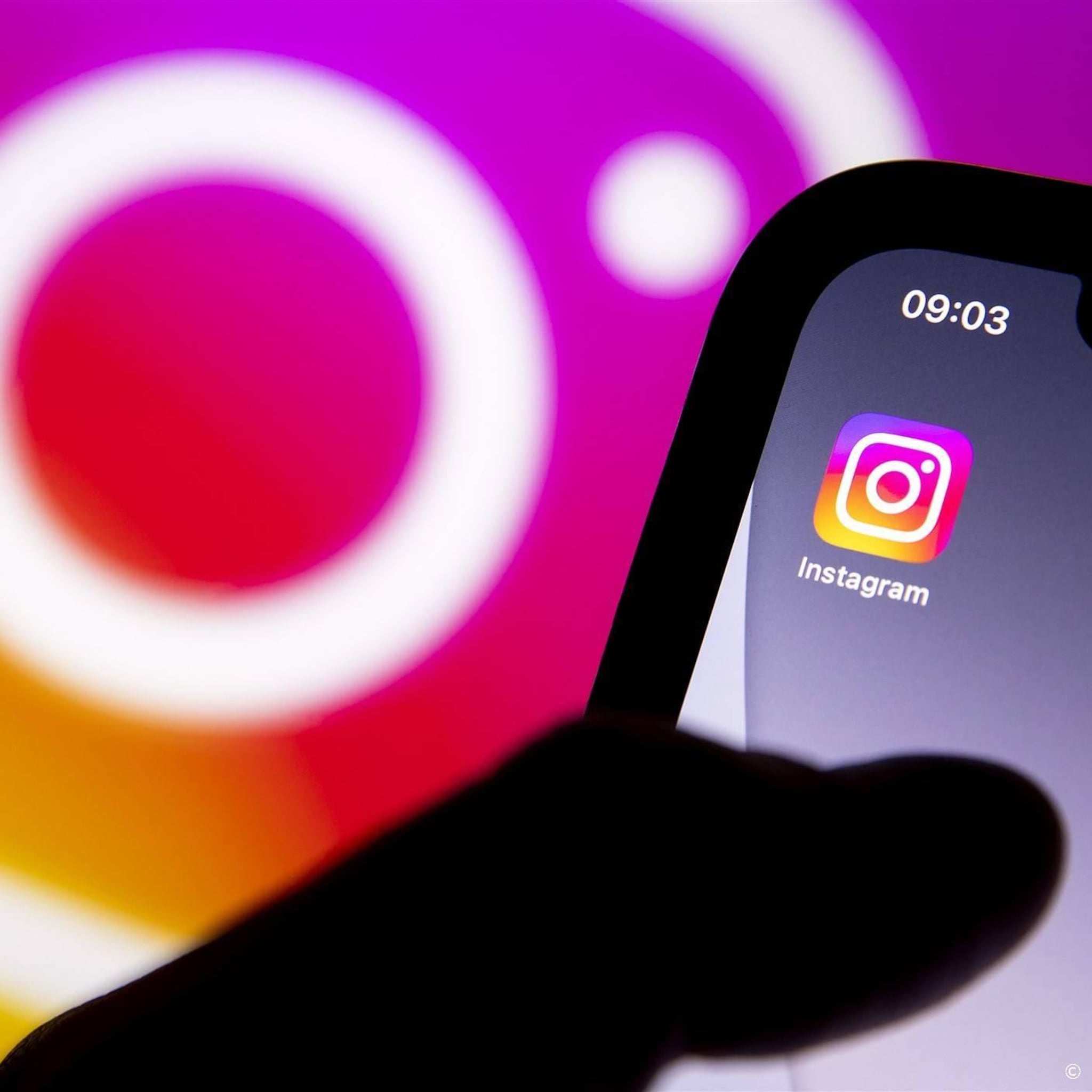 noorwegen verbiedt gerichte advertenties op facebook en instagram