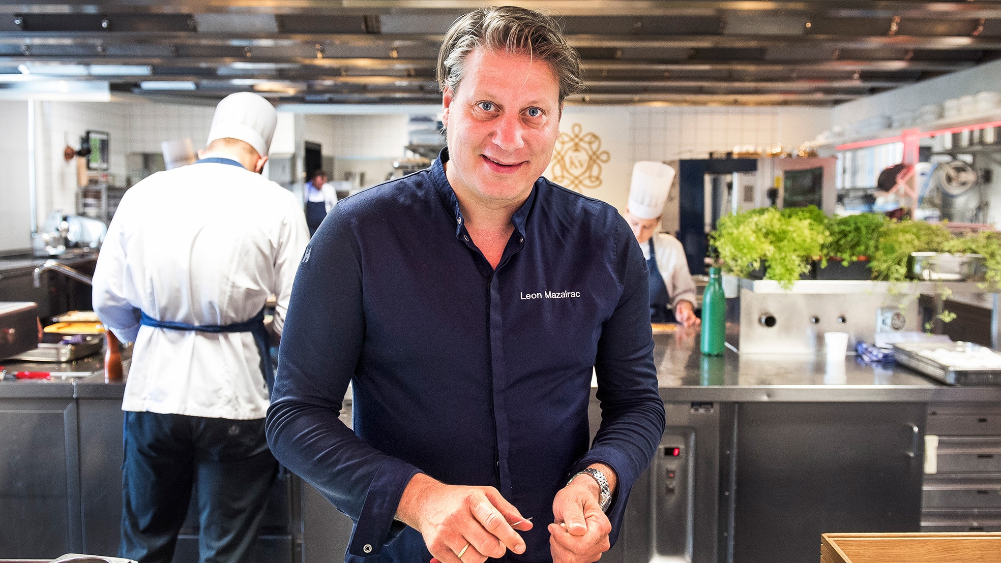 Chef-kok Leon Mazairac in de keuken van sterrenrestaurant Karel V. Foto: Marnix Schmidt