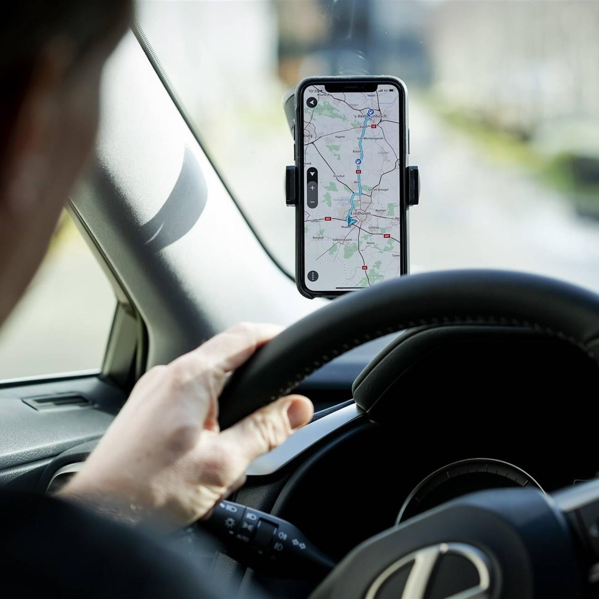 tomtom profiteert van toegenomen autoverkoop