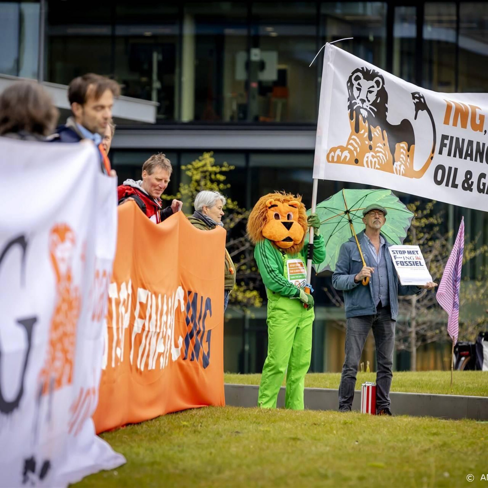 grote beleggers willen grens aan spreektijd klimaatactivisten