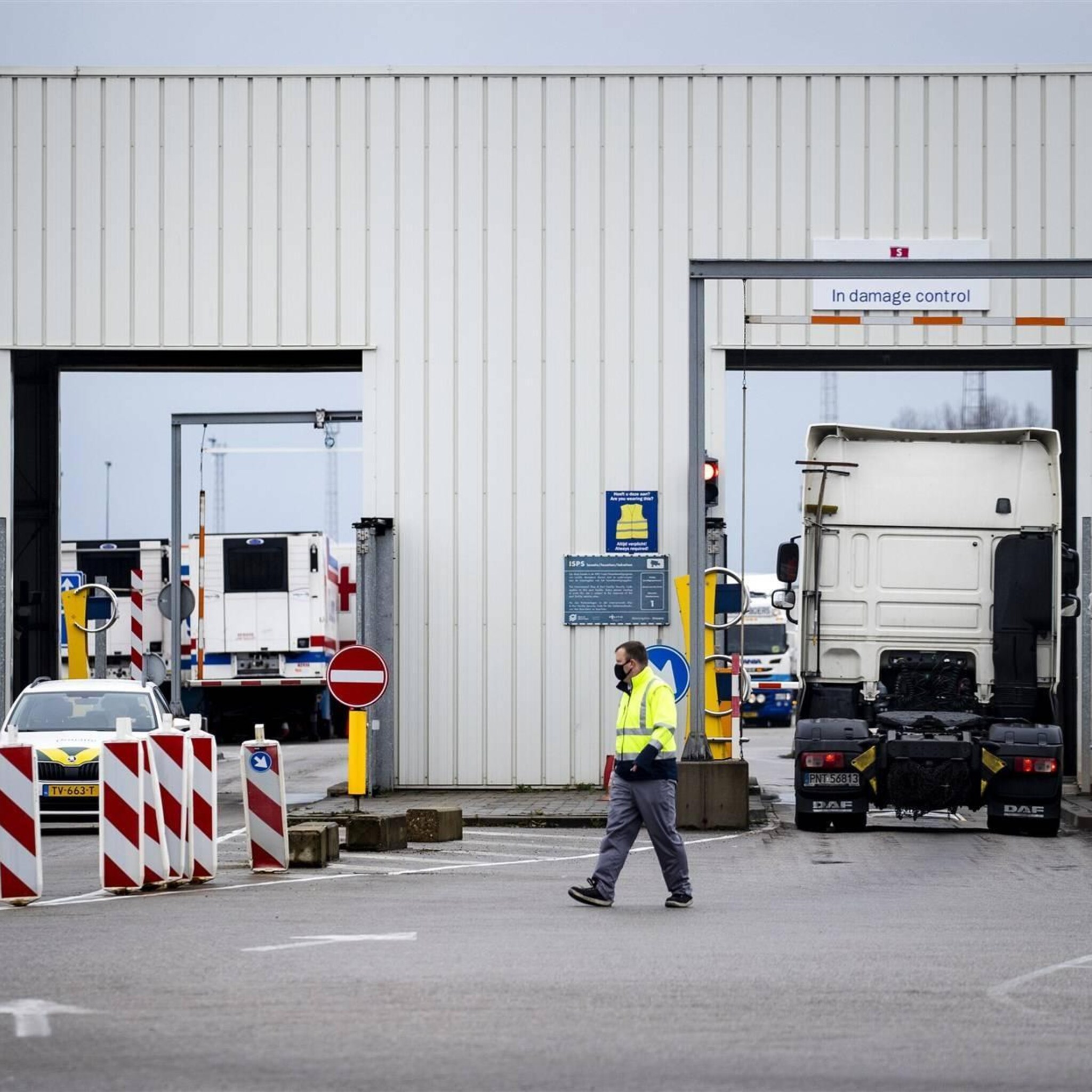 nederlandse export groeit met bijna 1 procent in mei