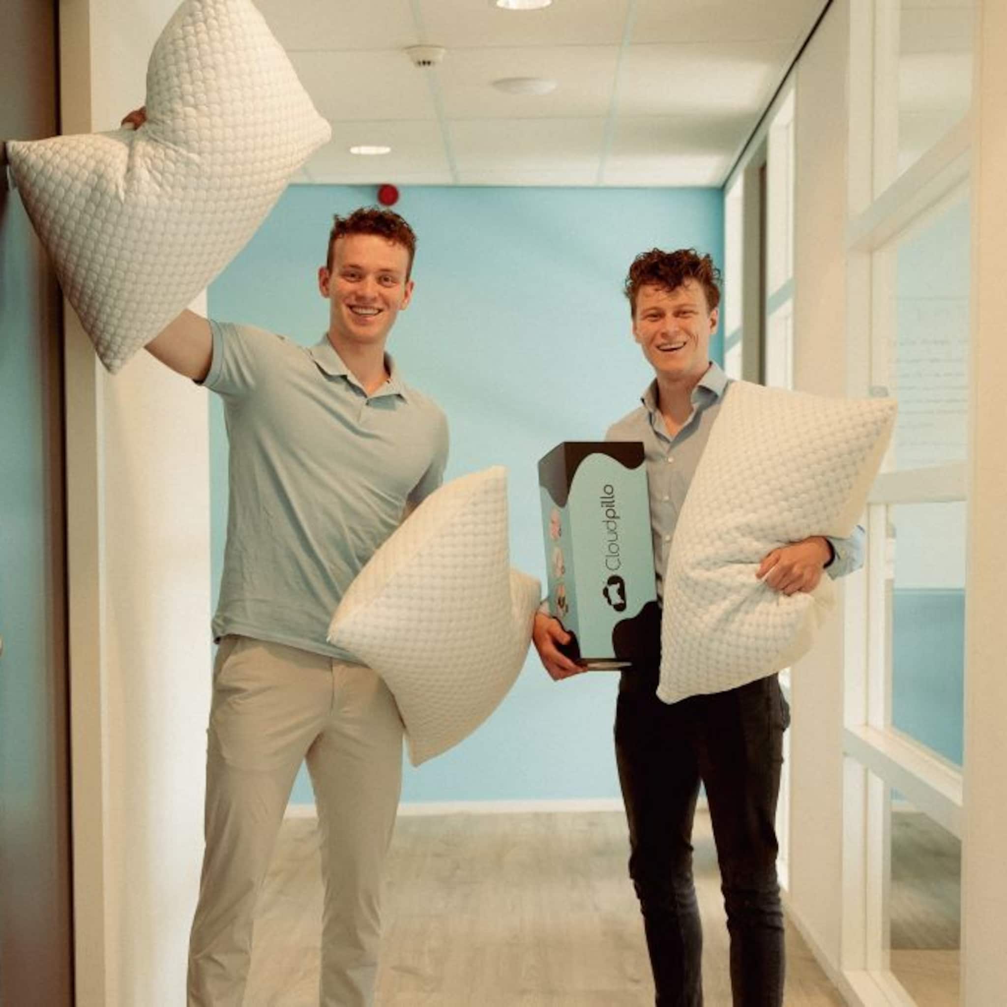 lars 21 en jens 22 verkopen met hun startup cloudpillo in 2 5 jaar meer dan 150 000 kussens