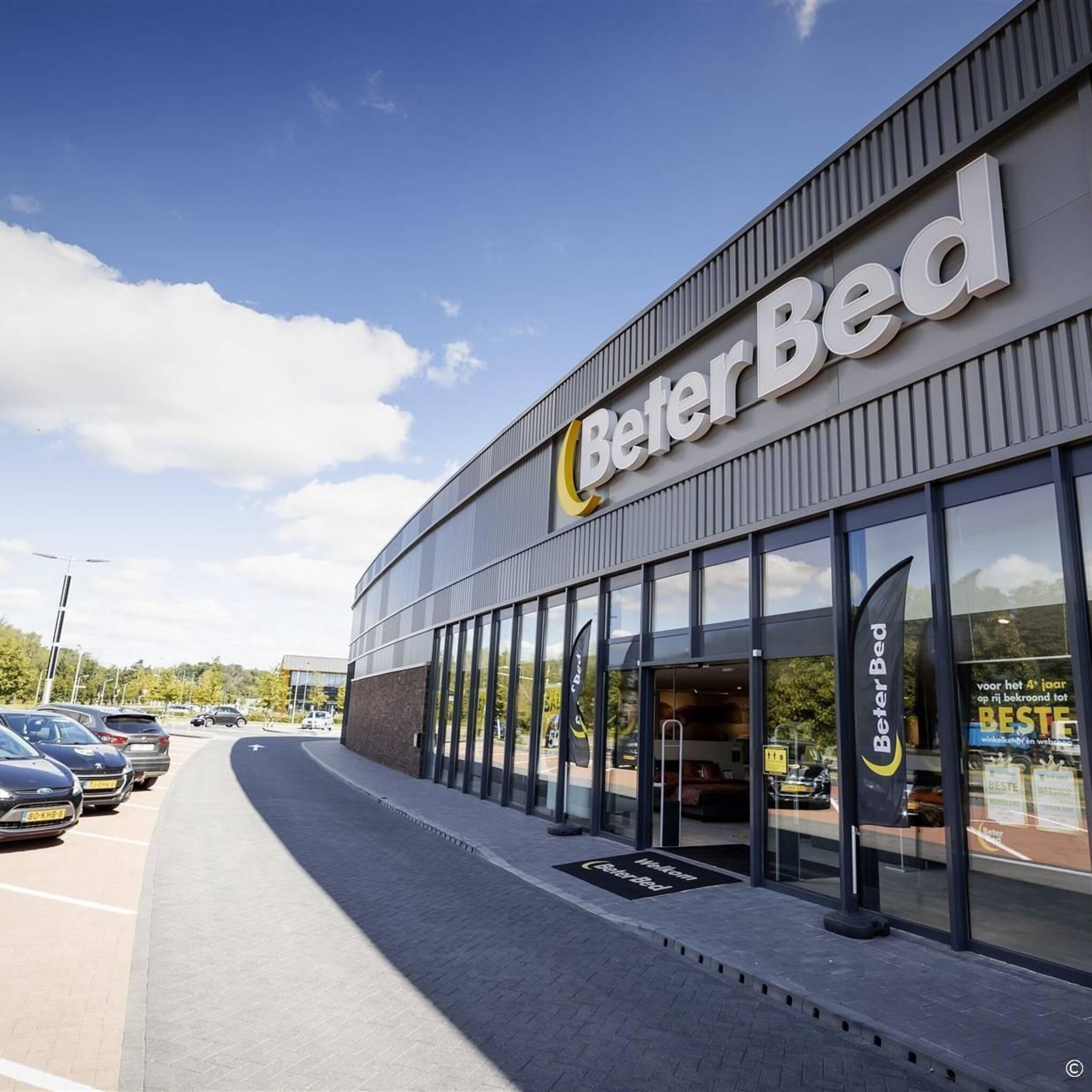 beter bed verdubbelt in waarde op damrak na overnamebod