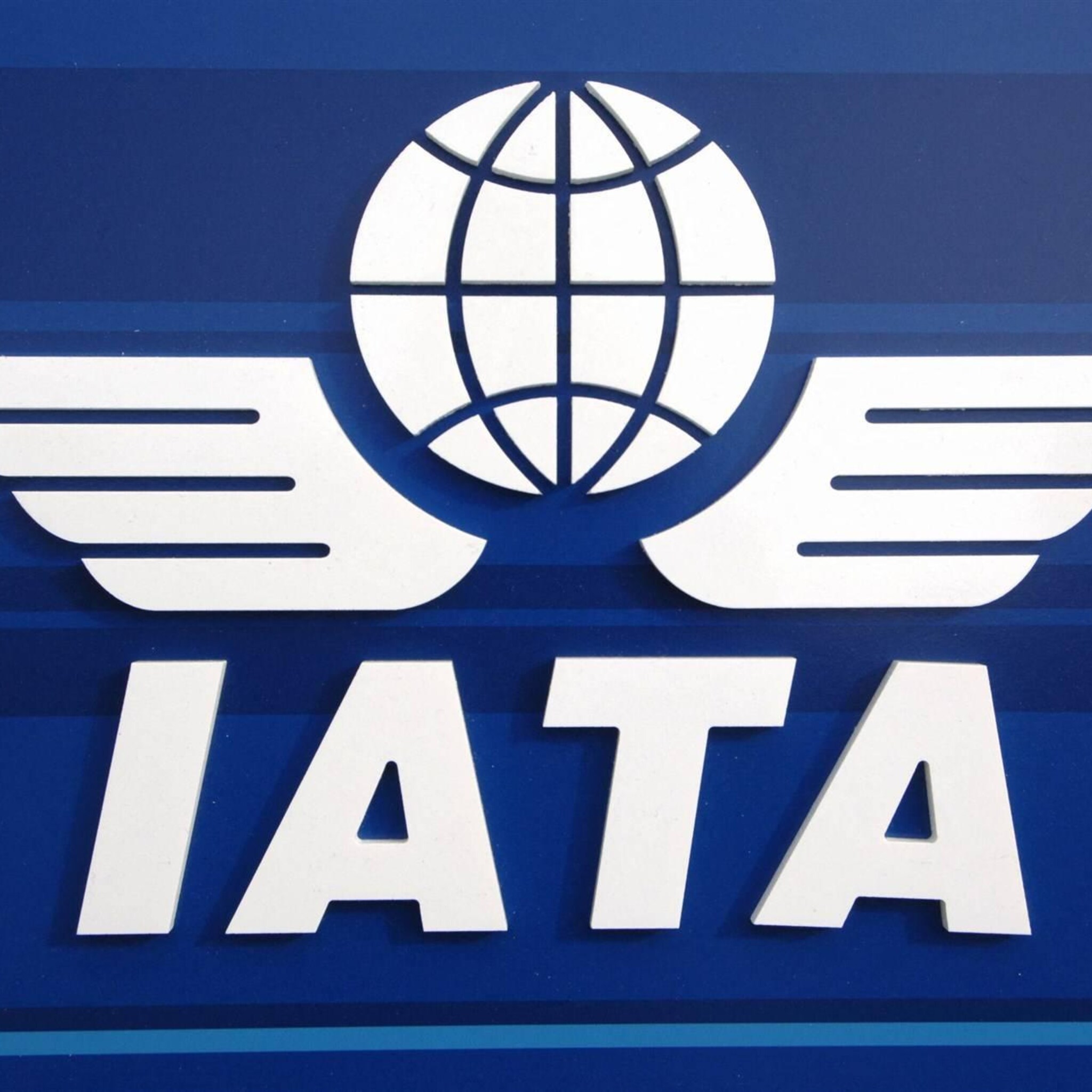 iata aan ec verdedig luchtvaartregels na fiat schiphol krimp