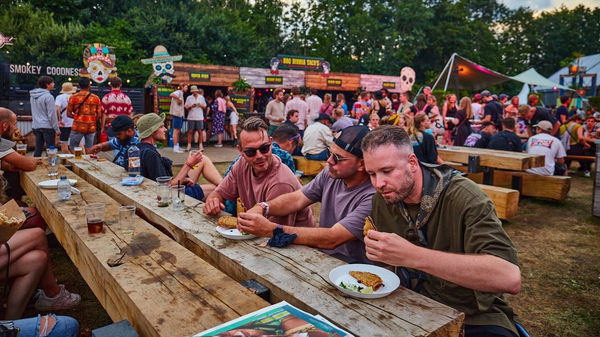 Dankbare eters tijdens Lowlands 2022.