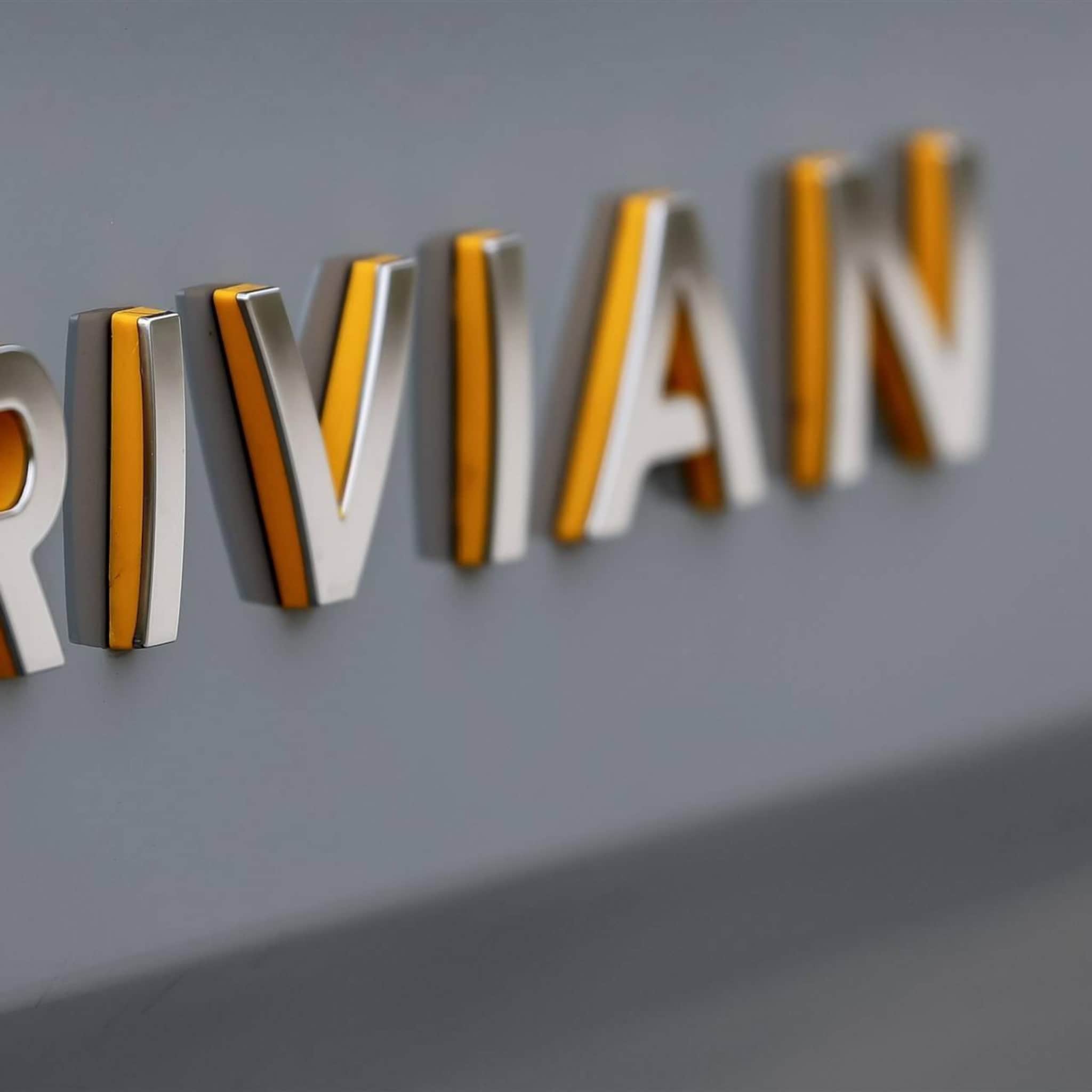 amazon haalt eerste elektrische rivian busjes naar duitsland