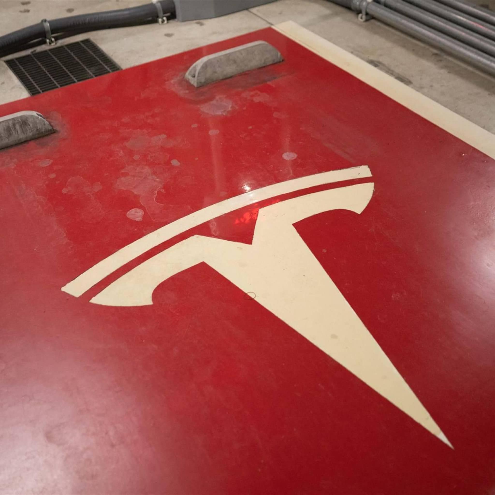 tesla flink hoger tijdens verkorte beursdag in new york